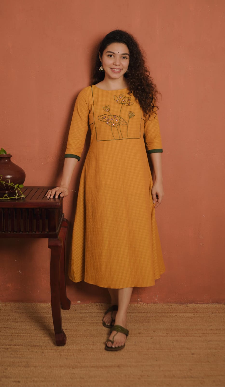 RS .640/- (50% Off on MRP Rs.1280/-)(Code - 1932 BK)