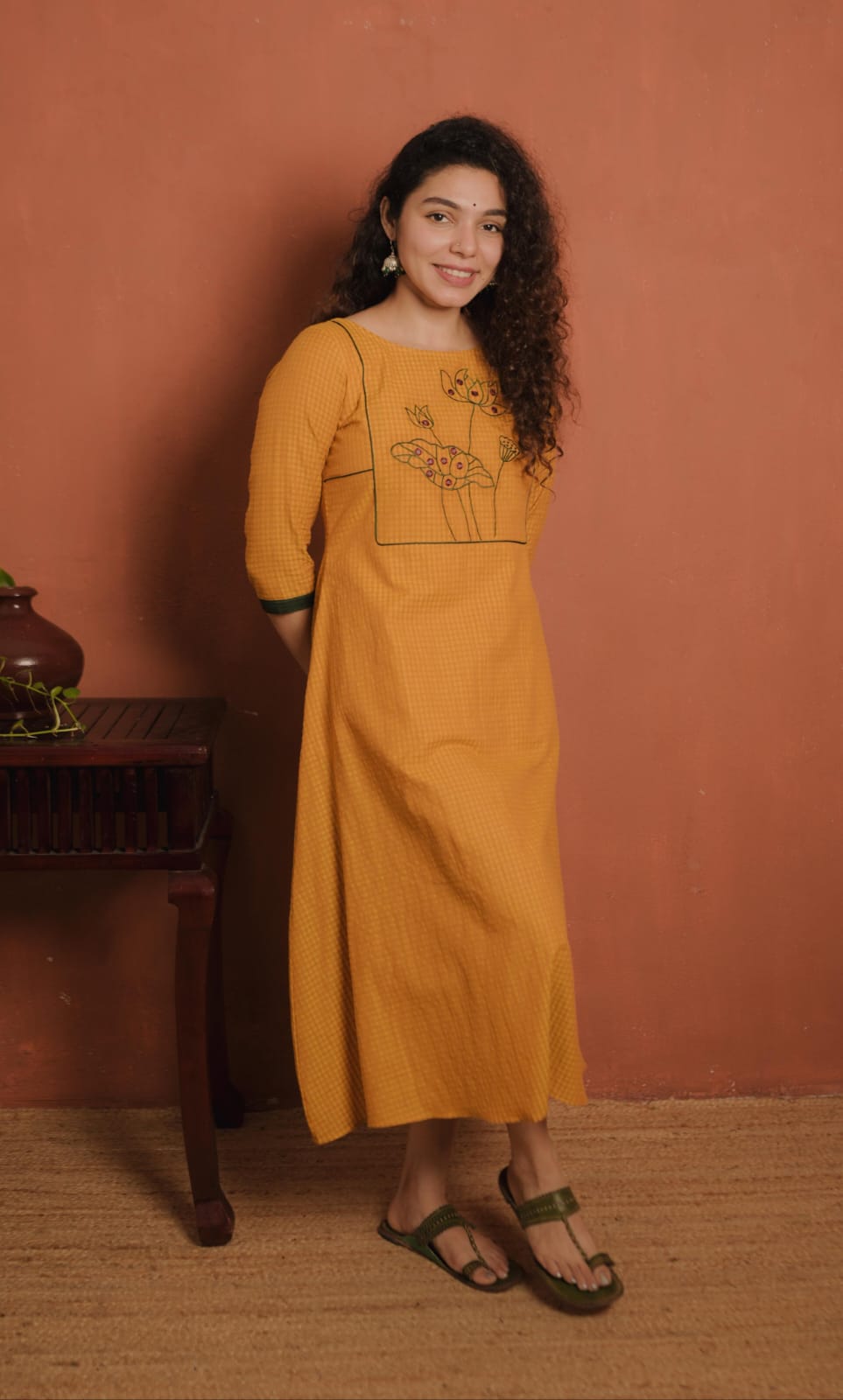 RS .640/- (50% Off on MRP Rs.1280/-)(Code - 1932 BK)