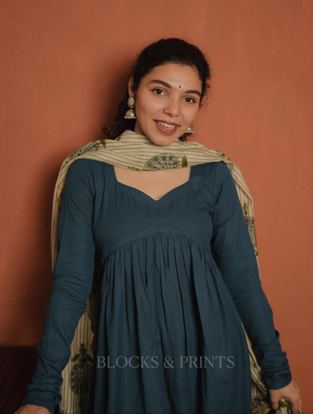 RS.800/- (50%Off on MRP Rs.1600/-) (Code - 1954 bk)