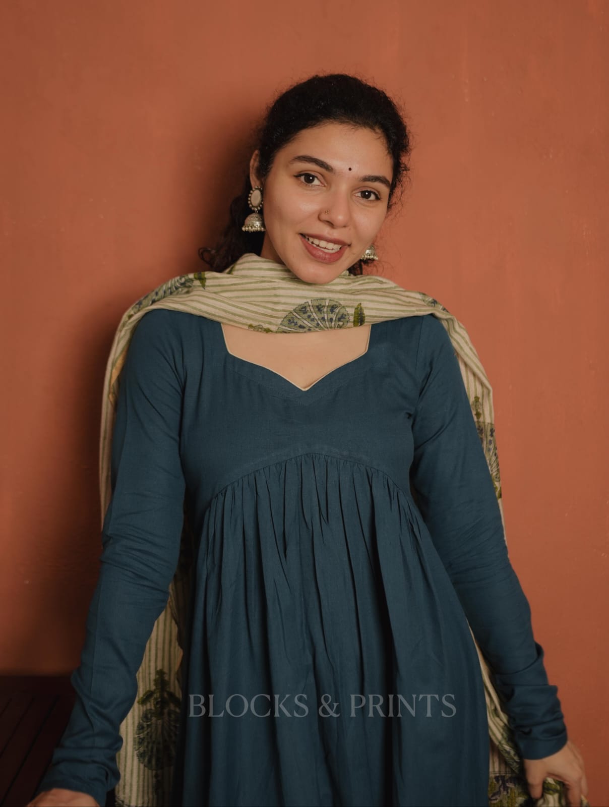 RS.800/- (50%Off on MRP Rs.1600/-) (Code - 1954 bk)