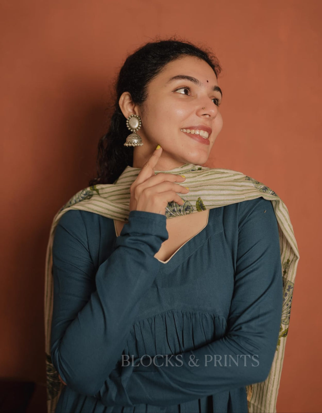 RS.800/- (50%Off on MRP Rs.1600/-) (Code - 1954 bk)
