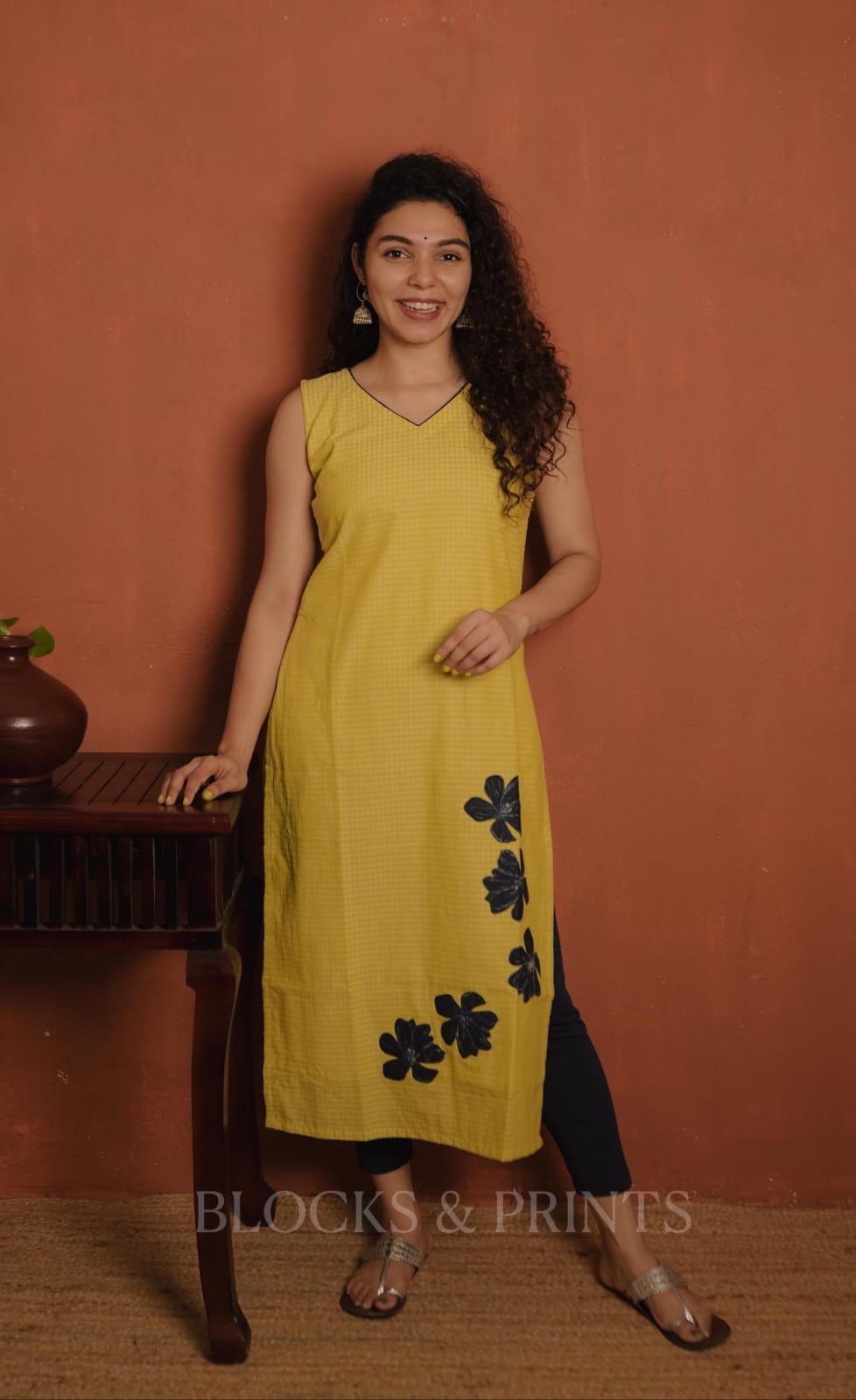 RS.600/- (50%Off on MRP Rs.1200/-) (Code - 1947 BK)