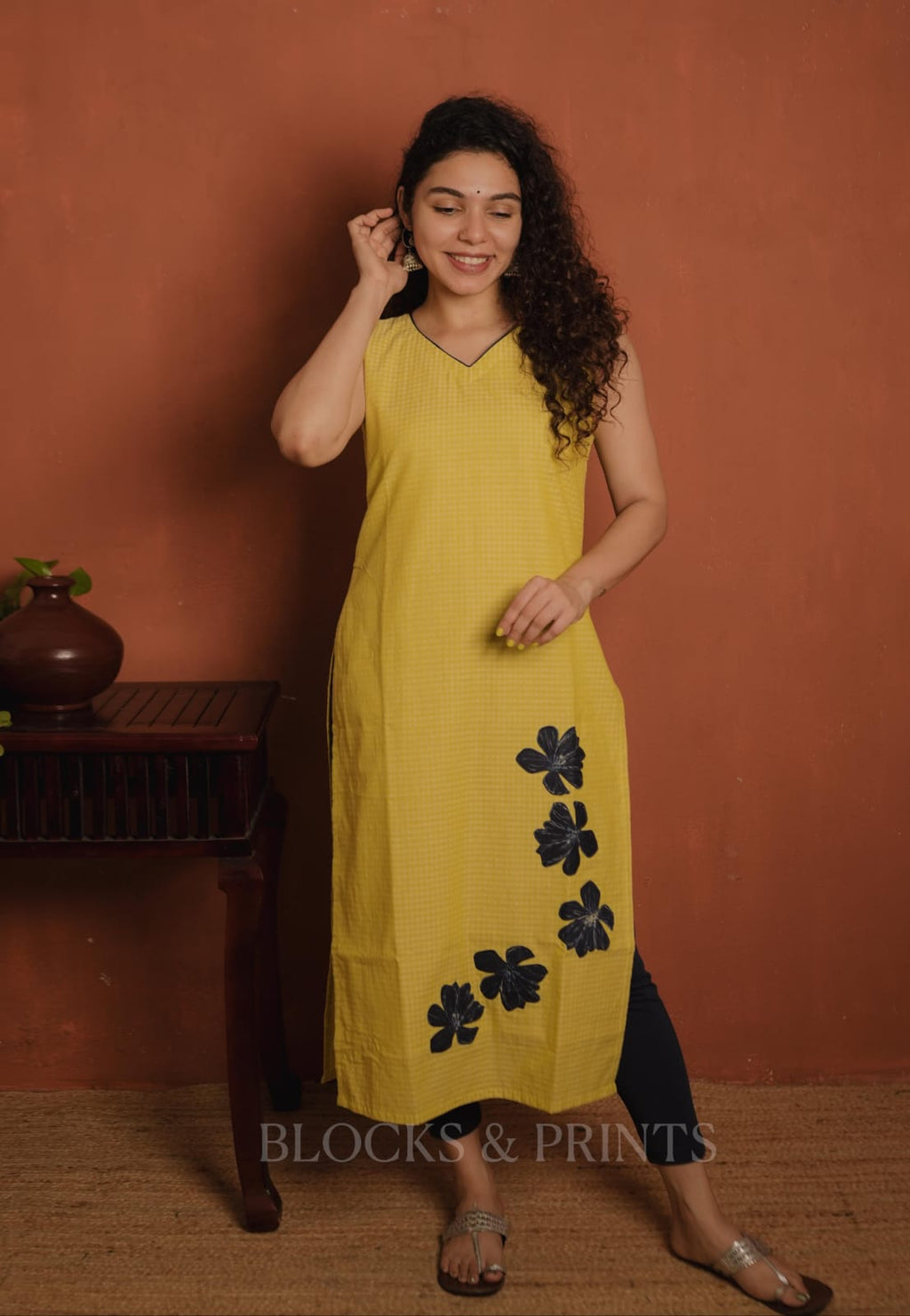 RS.600/- (50%Off on MRP Rs.1200/-) (Code - 1947 BK)