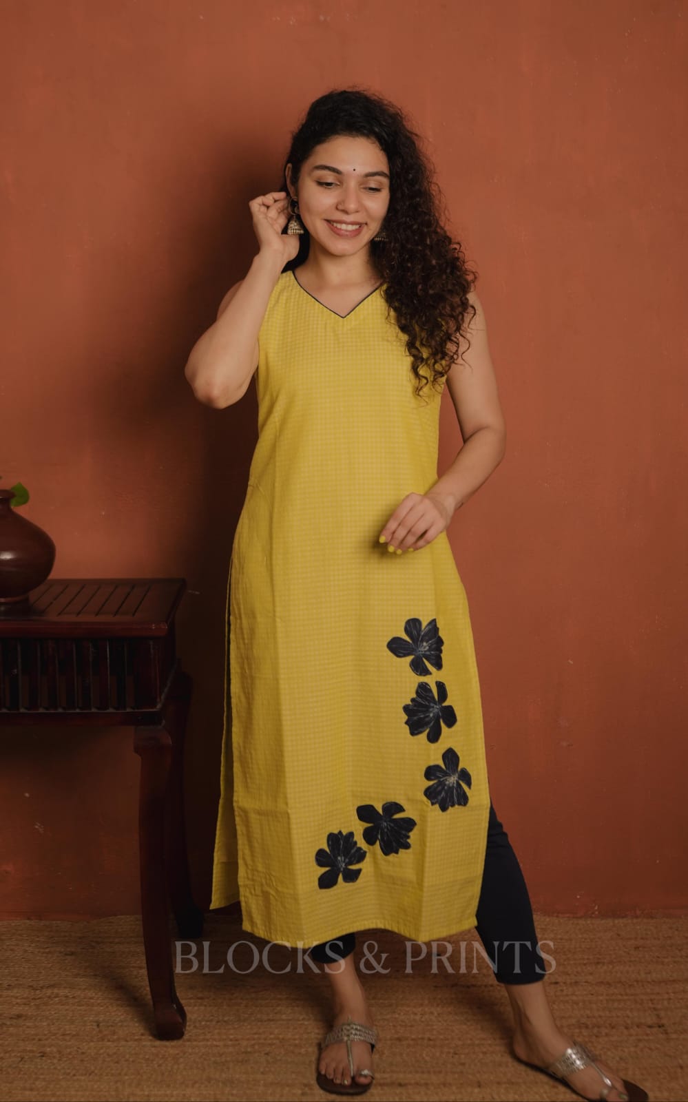 RS.600/- (50%Off on MRP Rs.1200/-) (Code - 1947 BK)