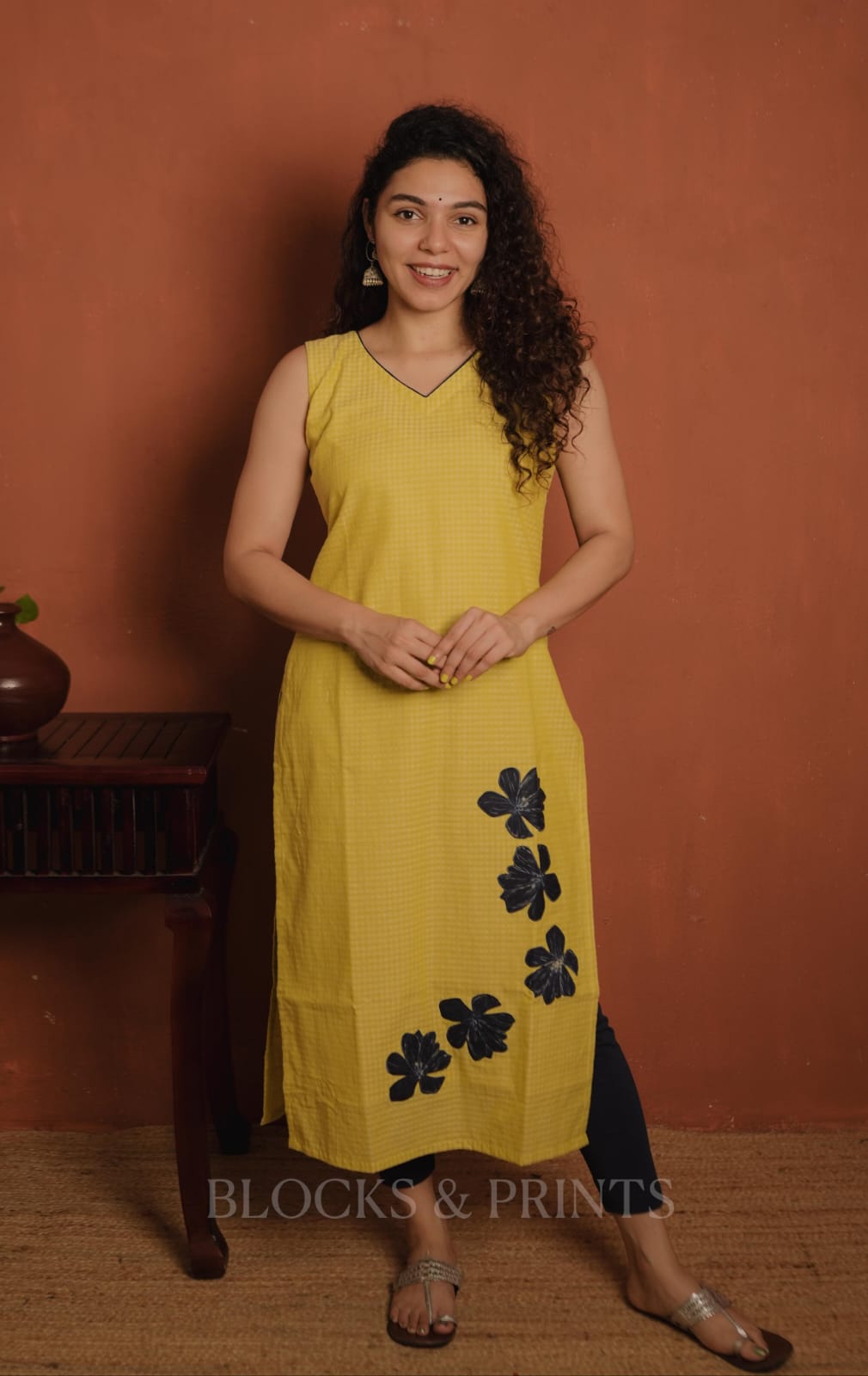 RS.600/- (50%Off on MRP Rs.1200/-) (Code - 1947 BK)