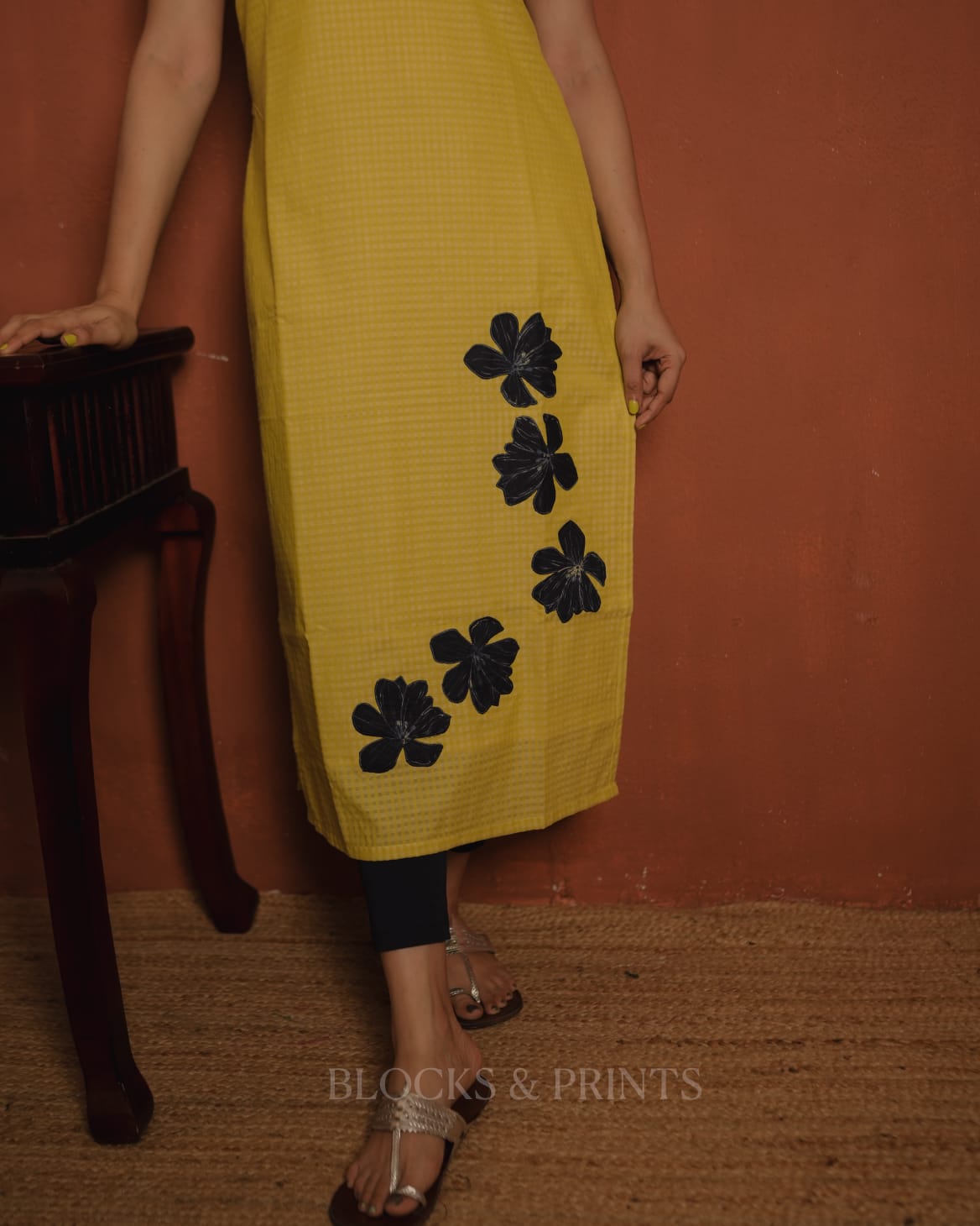 RS.600/- (50%Off on MRP Rs.1200/-) (Code - 1947 BK)