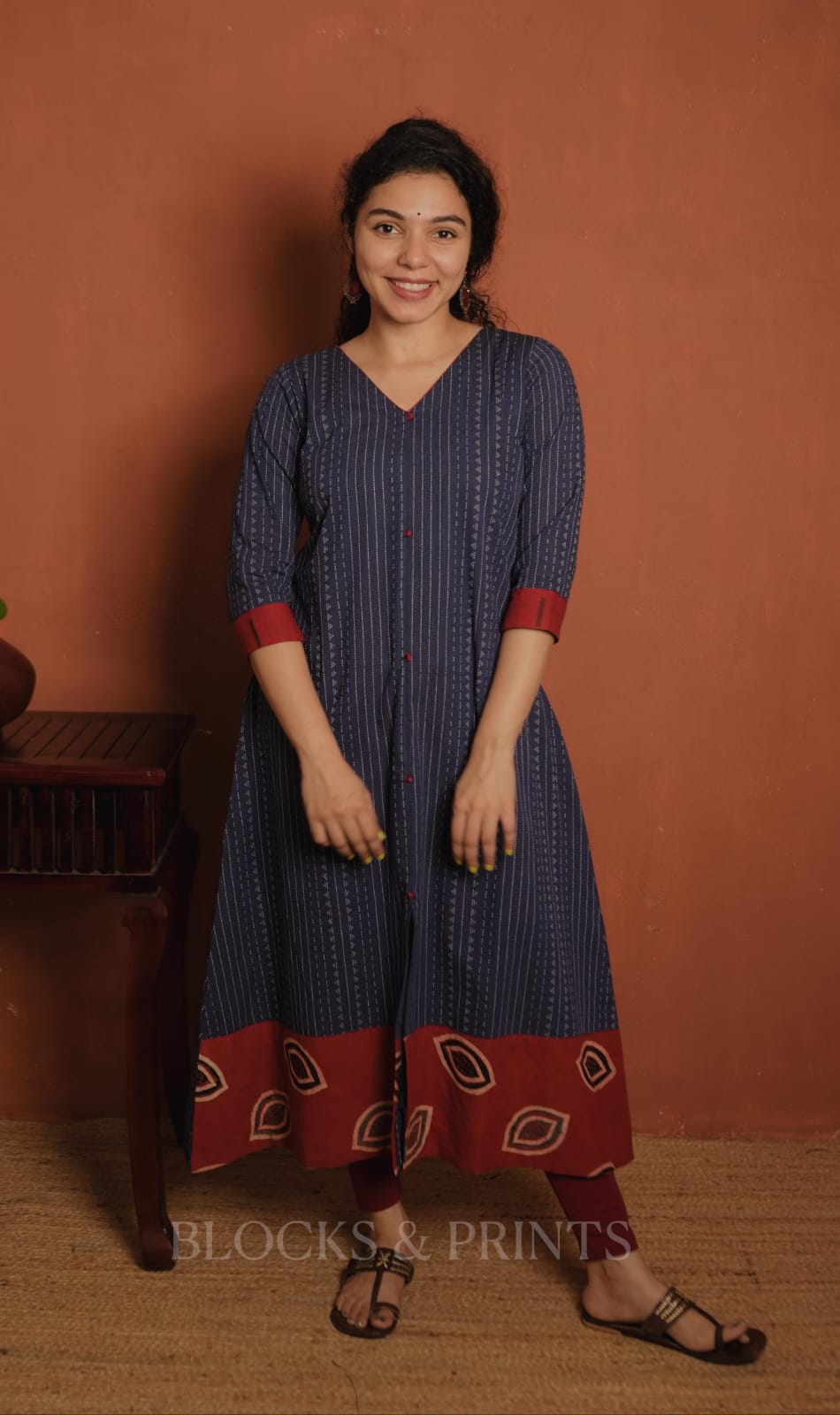 RS.640/- (50%Off on MRP Rs.1280/-)(Code - 1945 BK)