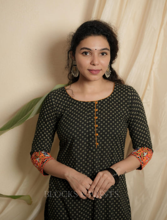 Designer Kurthi (Code - 1973 BK)