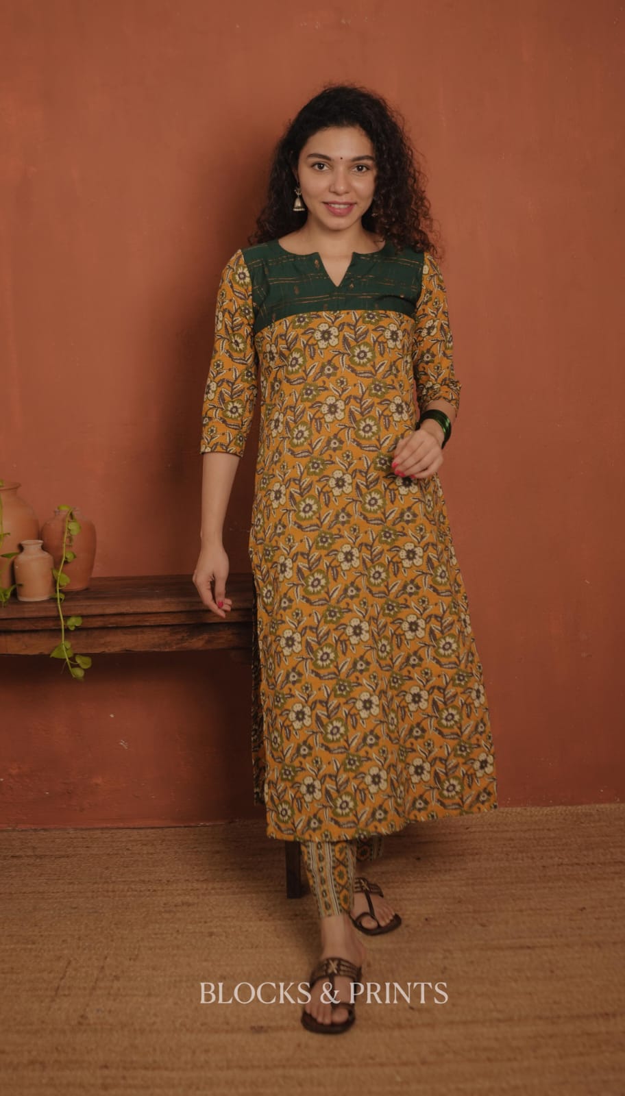 RS .700/- (50% Off on MRP Rs.1400/-)(Code - 2009 BK)