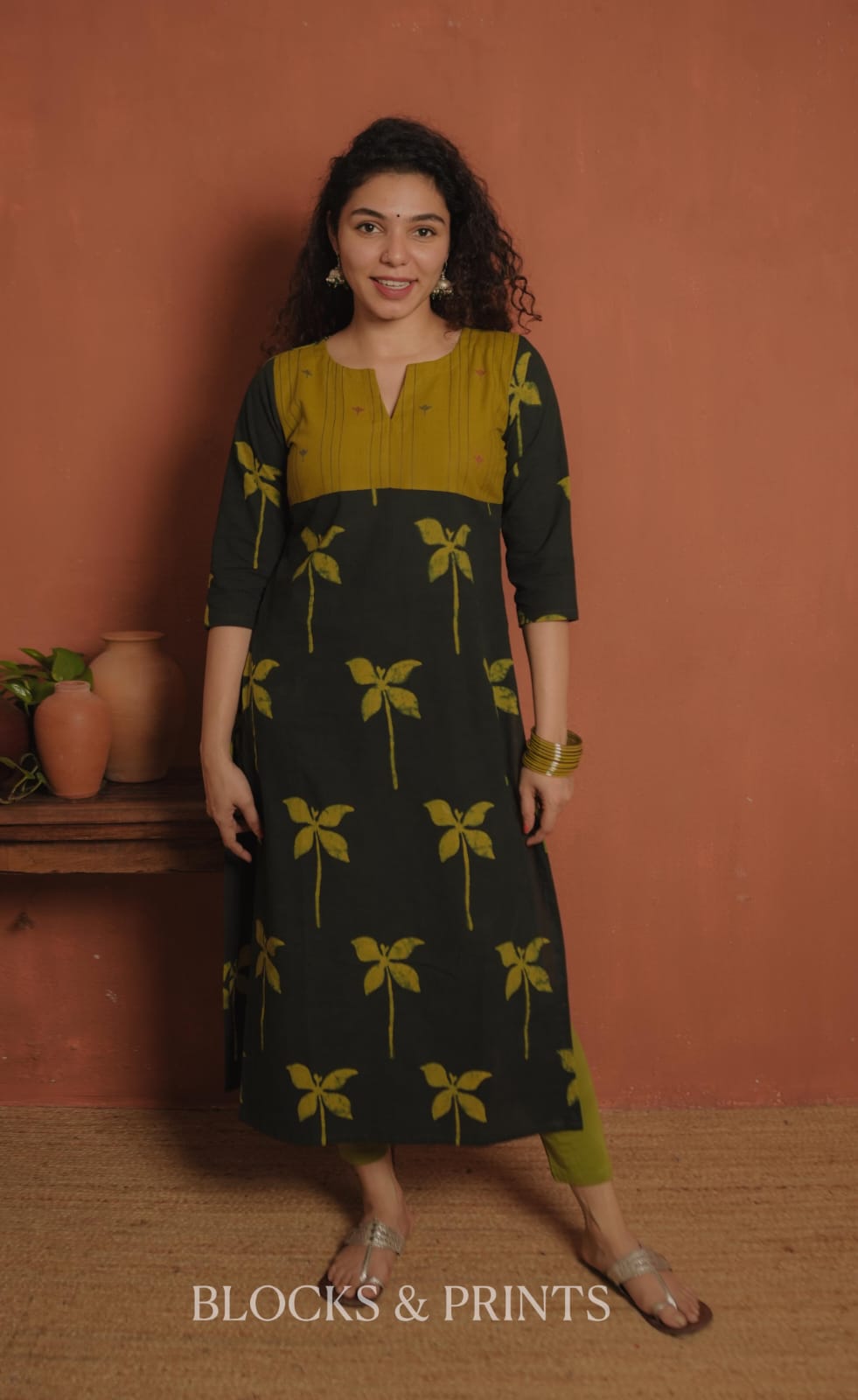RS .700/- (50% Off on MRP Rs.1400/-) (Code - 2059 BK)