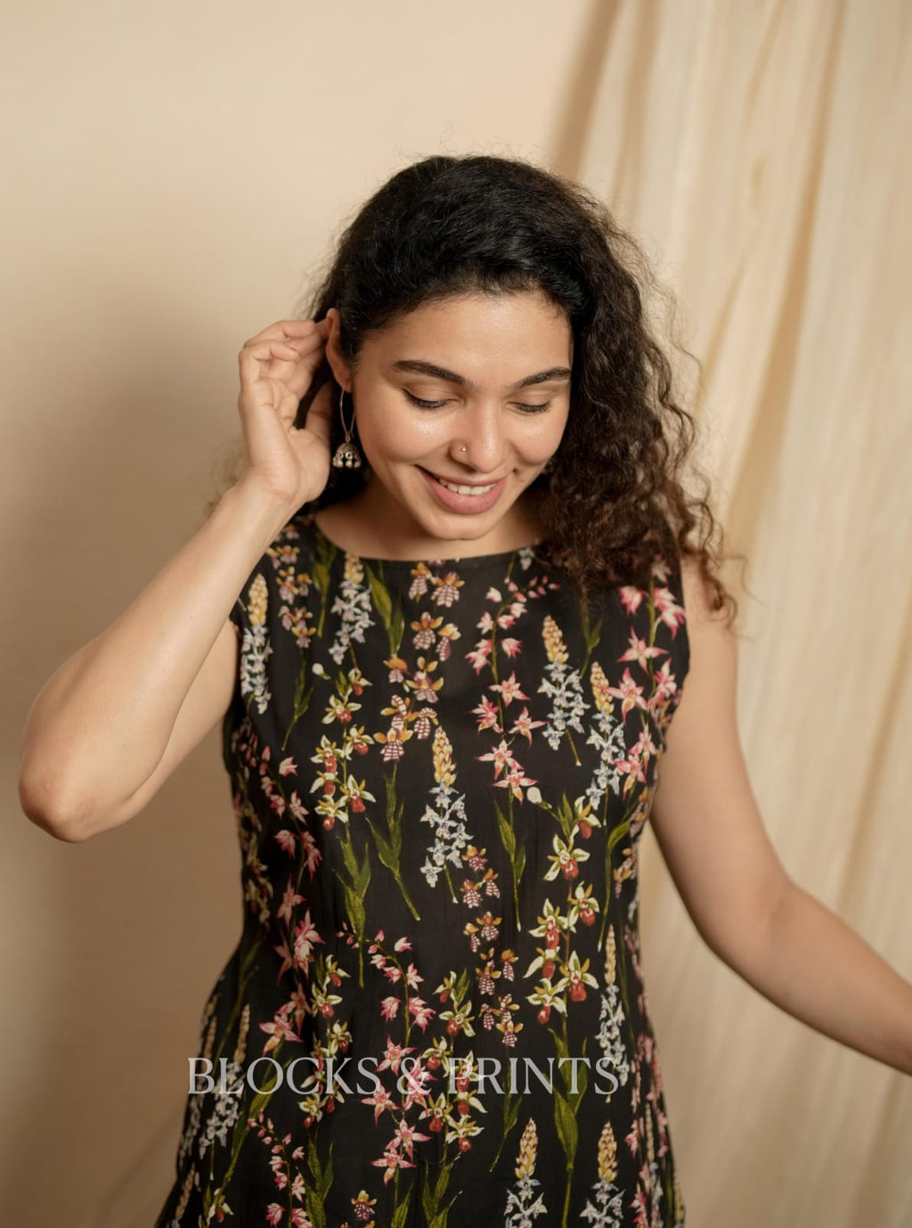 RS .700/- (50% Off on MRP Rs.1400/-) (Code - 2045 BK)