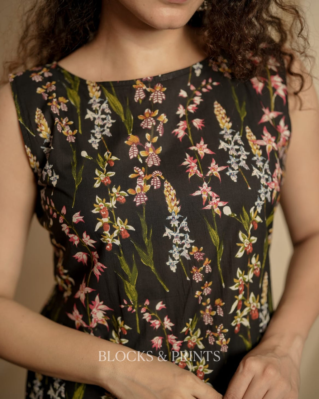 RS .700/- (50% Off on MRP Rs.1400/-) (Code - 2045 BK)