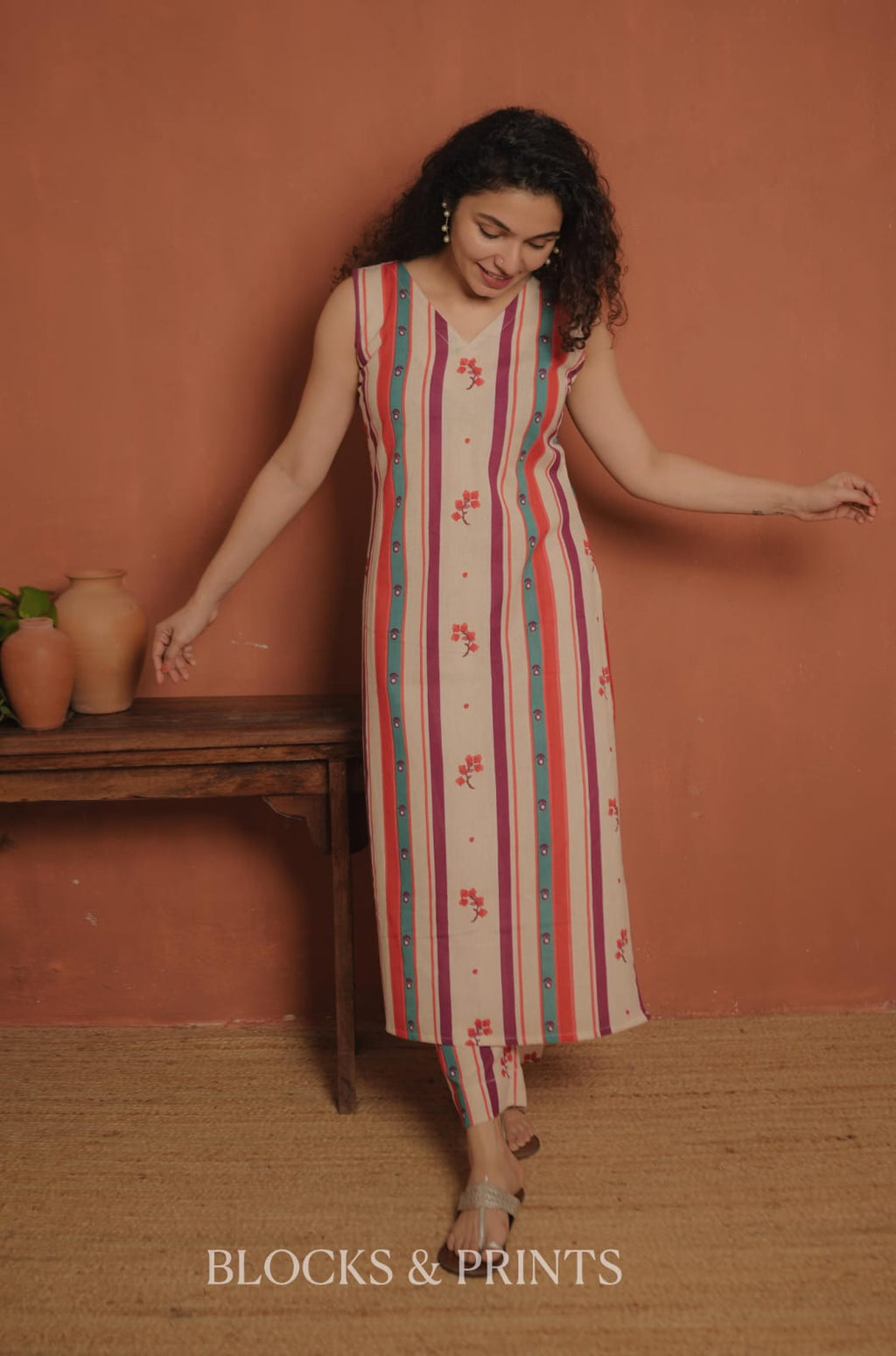 RS .700/- (50% Off on MRP Rs.1400/-) (Code - 2062 BK)