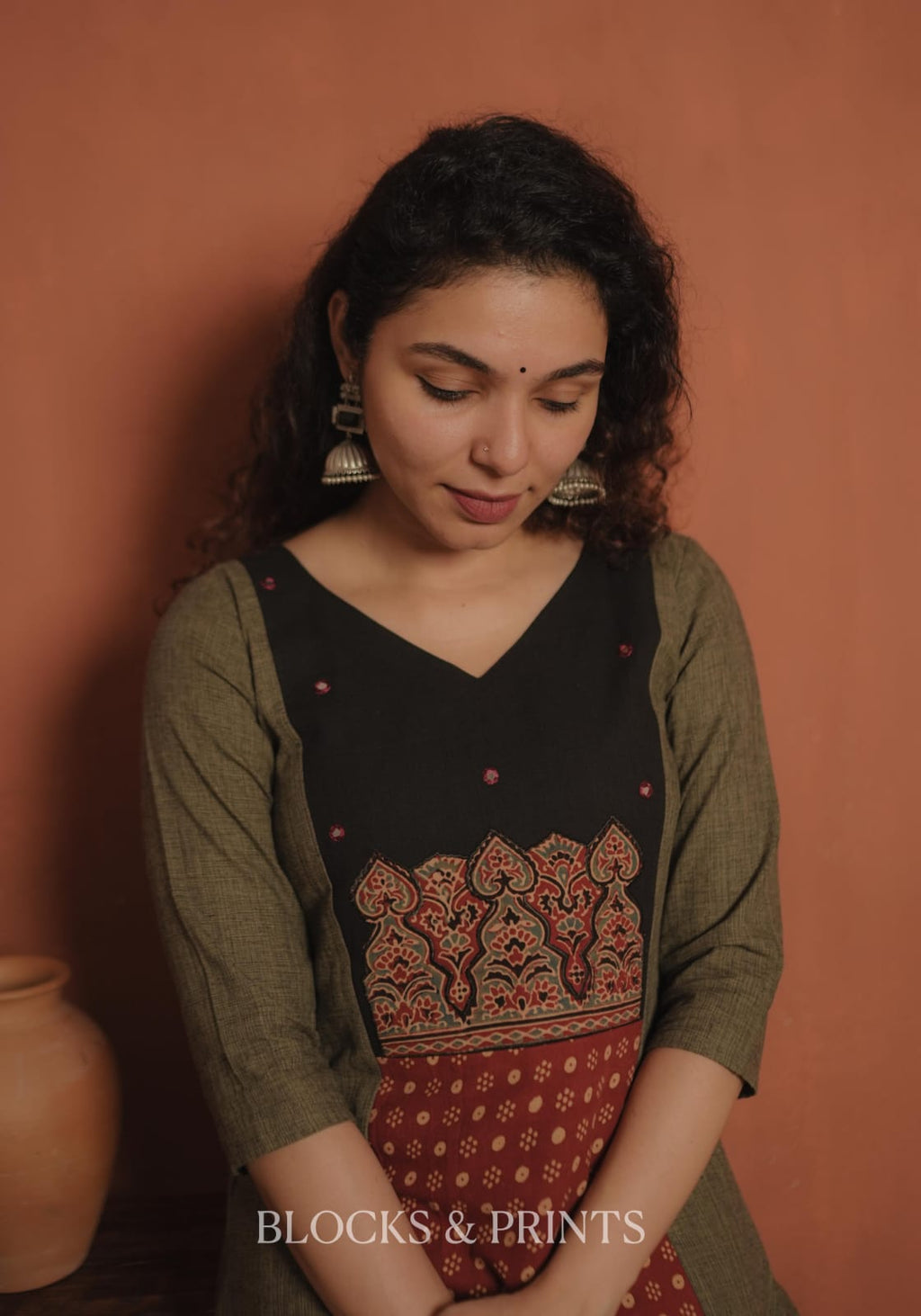 RS.640/- (50%Off on MRP Rs.1280/-)(Code - 2068 BK)