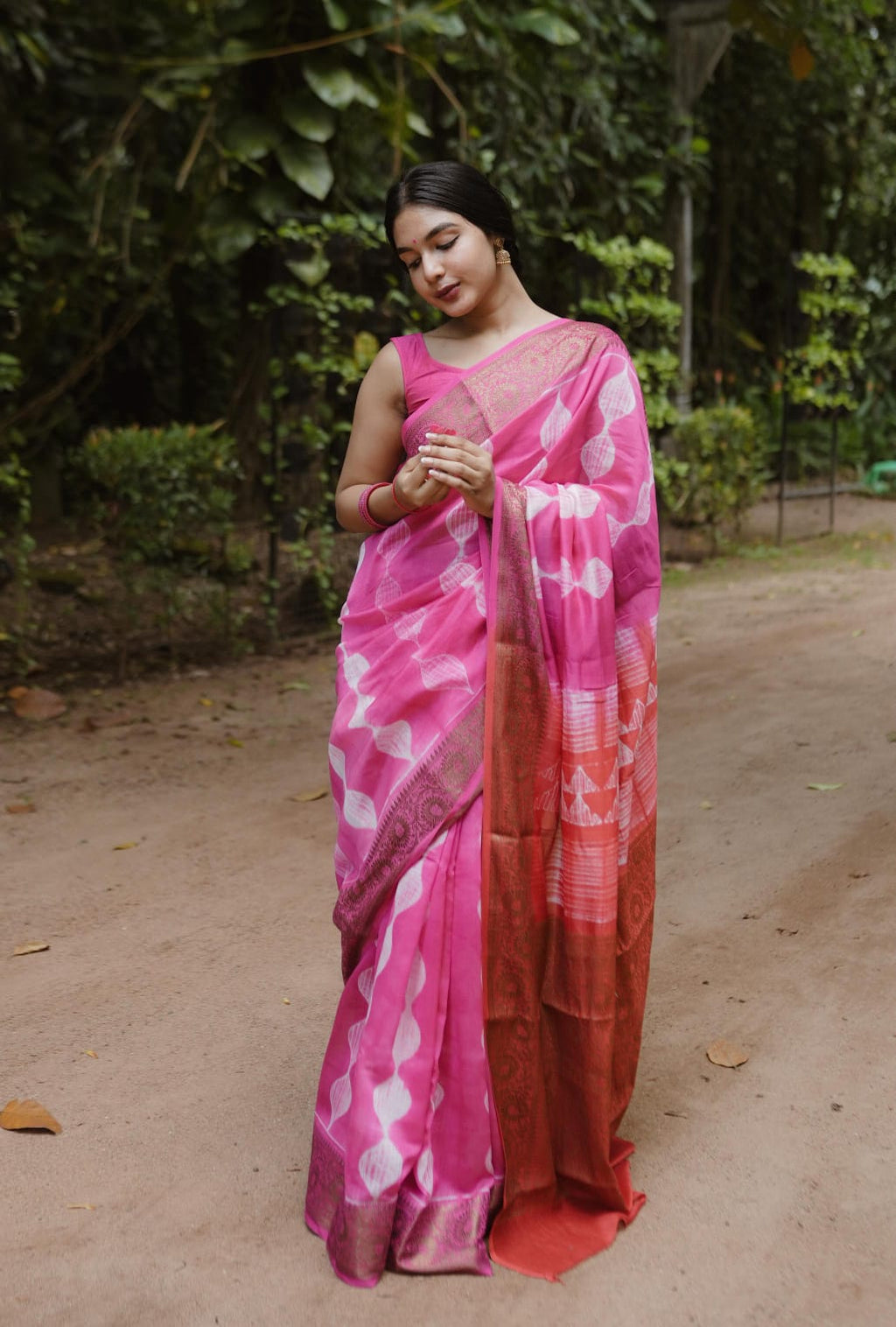 RS. 1350/- (50% Off on MRP Rs. 4500/-)( DS-877)