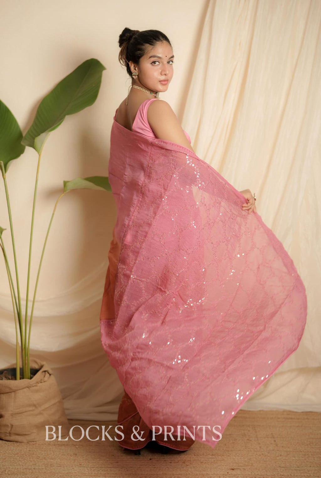 RS .1950/- (50% Off on MRP Rs.3900/-) (Code - OS 05)