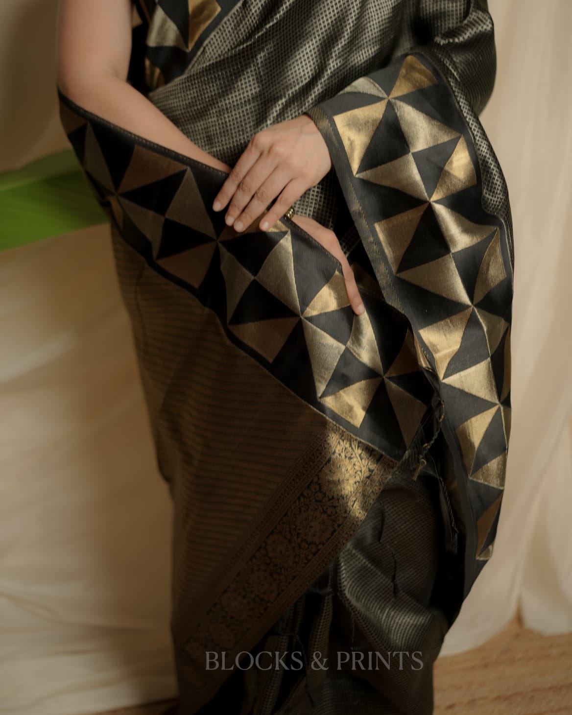 RS .850/- (50% Off on MRP Rs.1700/-) (Code - 105 SS)