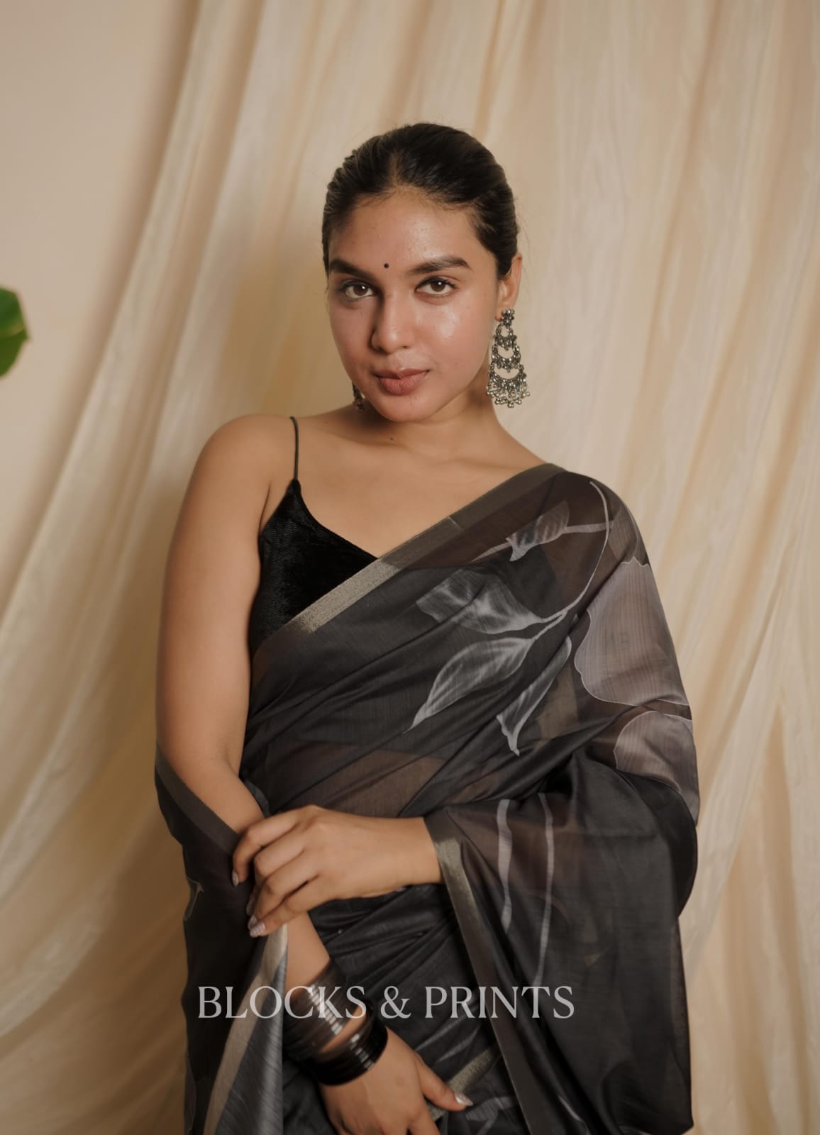 RS .700/- (50% Off on MRP Rs.1400/-) ( code - 121 SS)