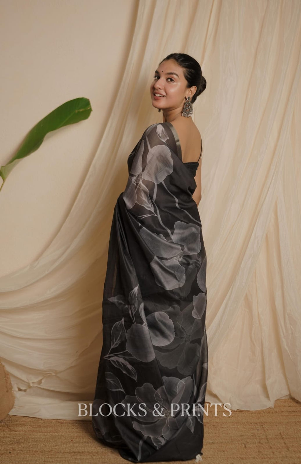 RS .700/- (50% Off on MRP Rs.1400/-) ( code - 121 SS)