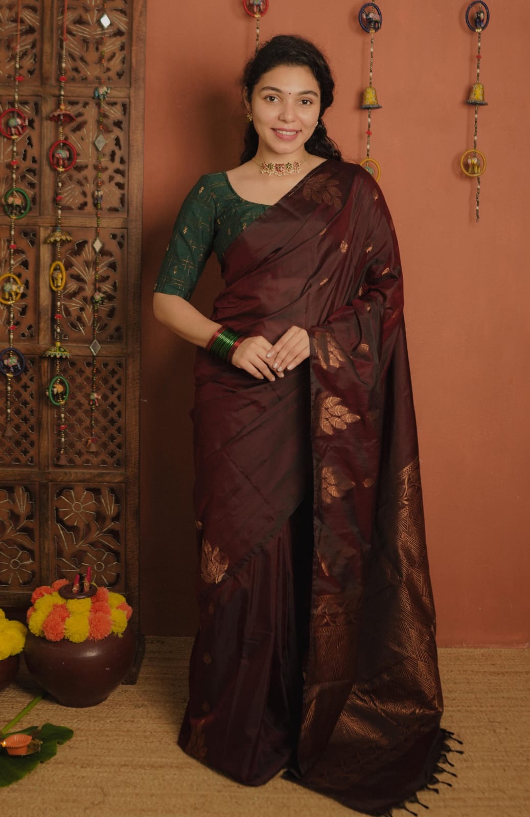 RS .950/- (50% Off on MRP Rs.1900/-) (Code - 63 SS)