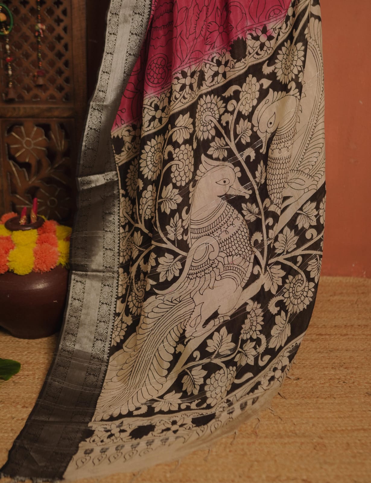 RS.1425/- (50% Off on MRP Rs.2850/-) (Code - 64 SS)