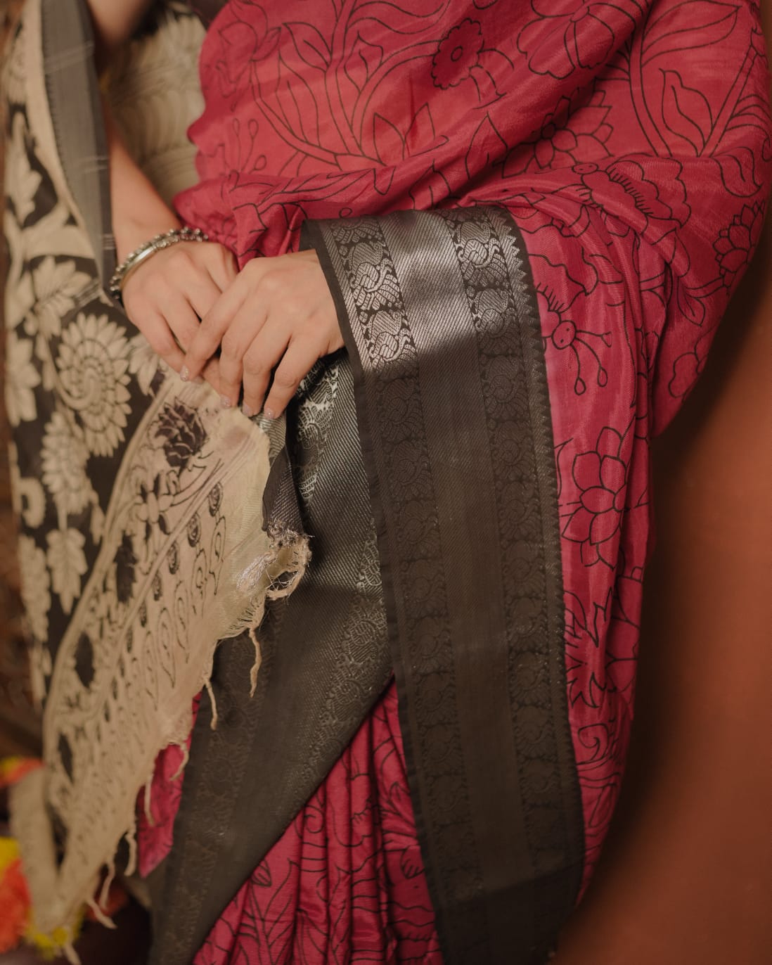 RS.1425/- (50% Off on MRP Rs.2850/-) (Code - 64 SS)
