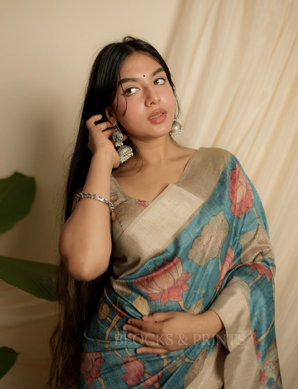 RS .1200/- (50% Off on MRP Rs.2400/-) (Code - 76 SS)