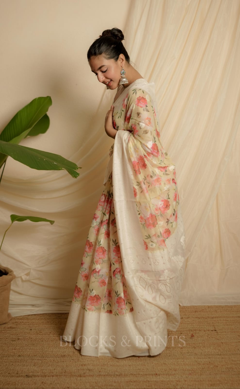 RS .950/- (50% Off on MRP Rs.1900/-) (Code - 79 SS)