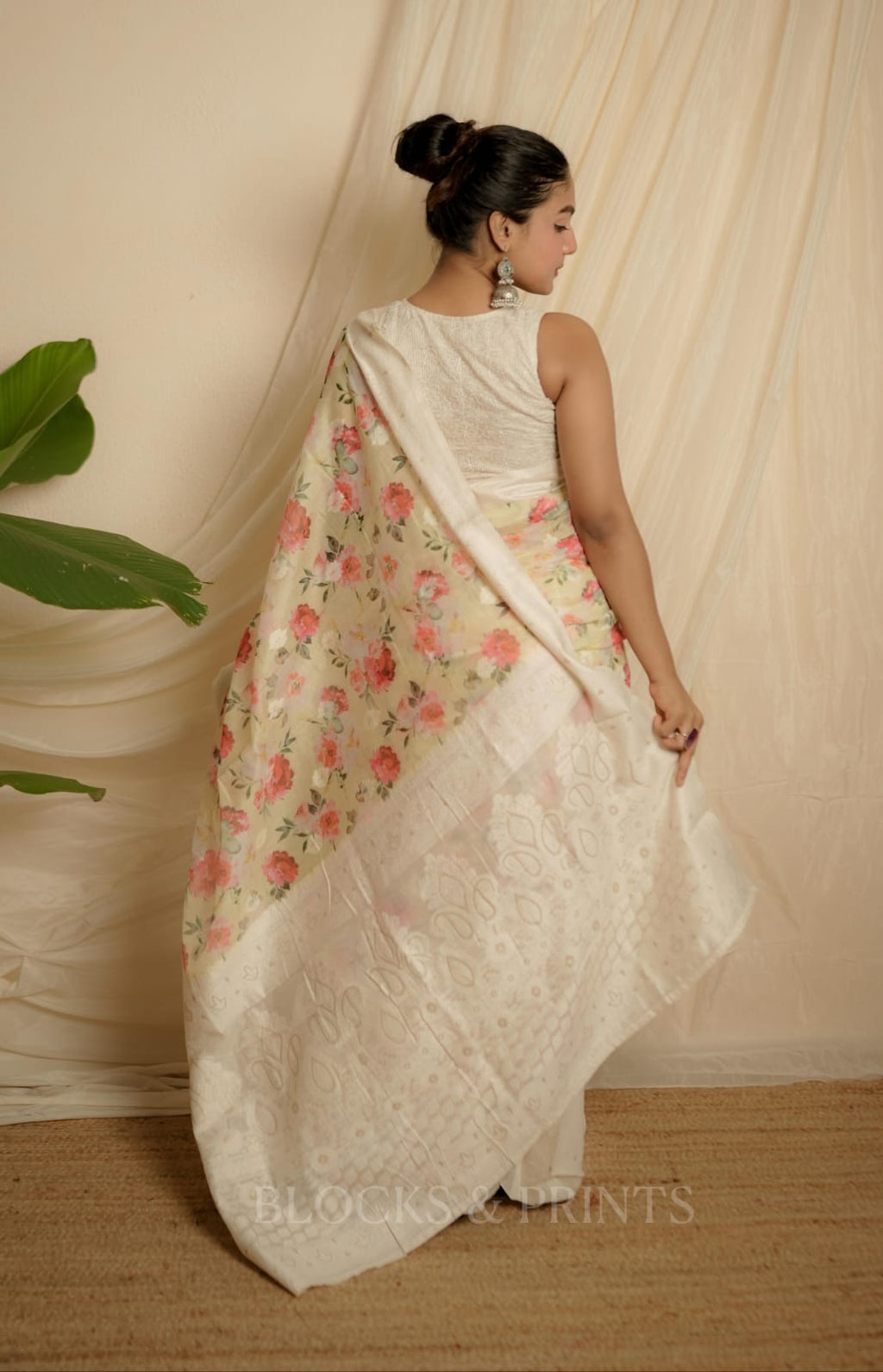 RS .950/- (50% Off on MRP Rs.1900/-) (Code - 79 SS)