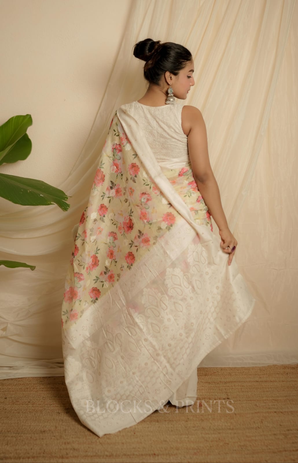 RS .950/- (50% Off on MRP Rs.1900/-) (Code - 79 SS)