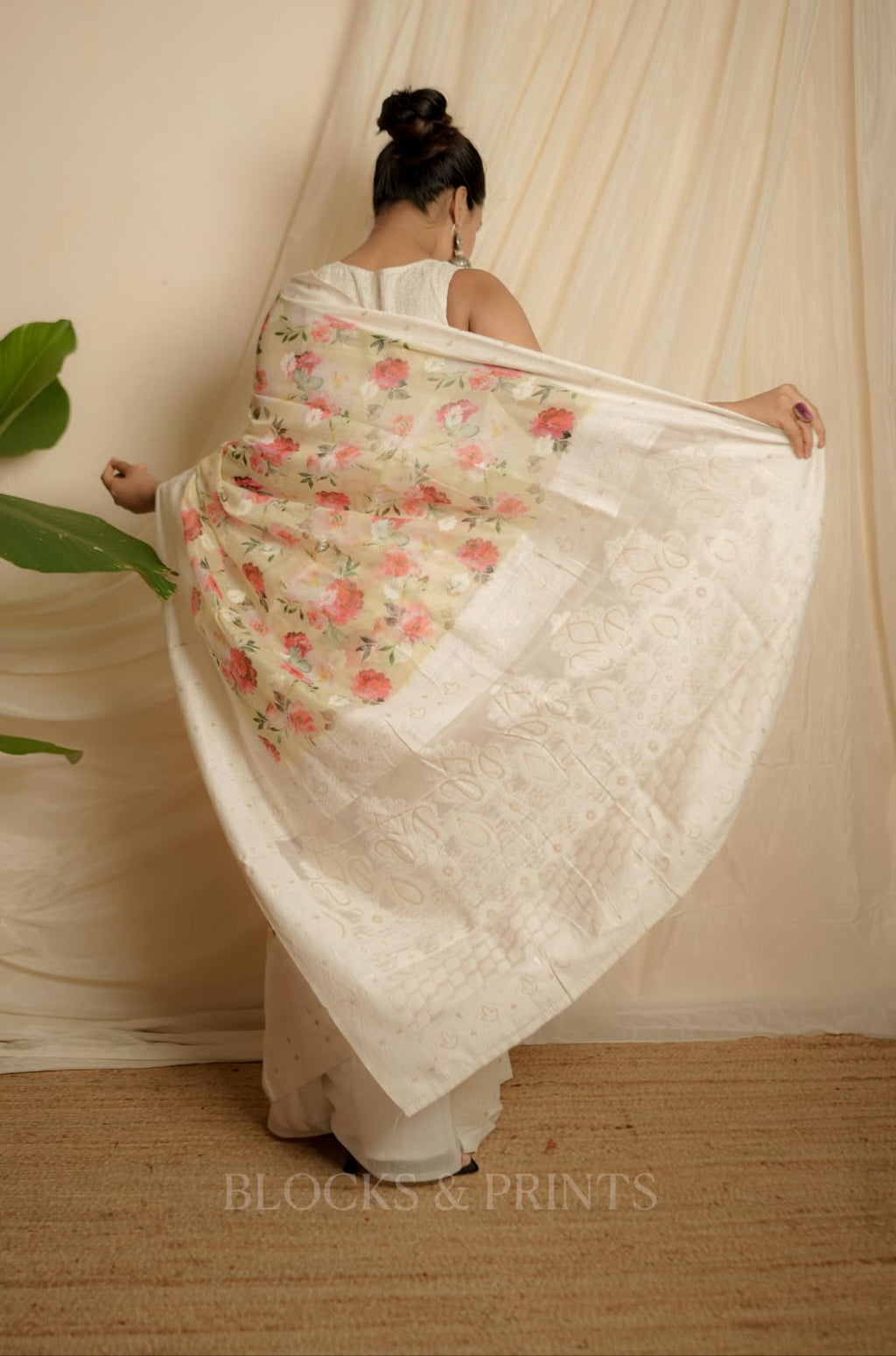 RS .950/- (50% Off on MRP Rs.1900/-) (Code - 79 SS)