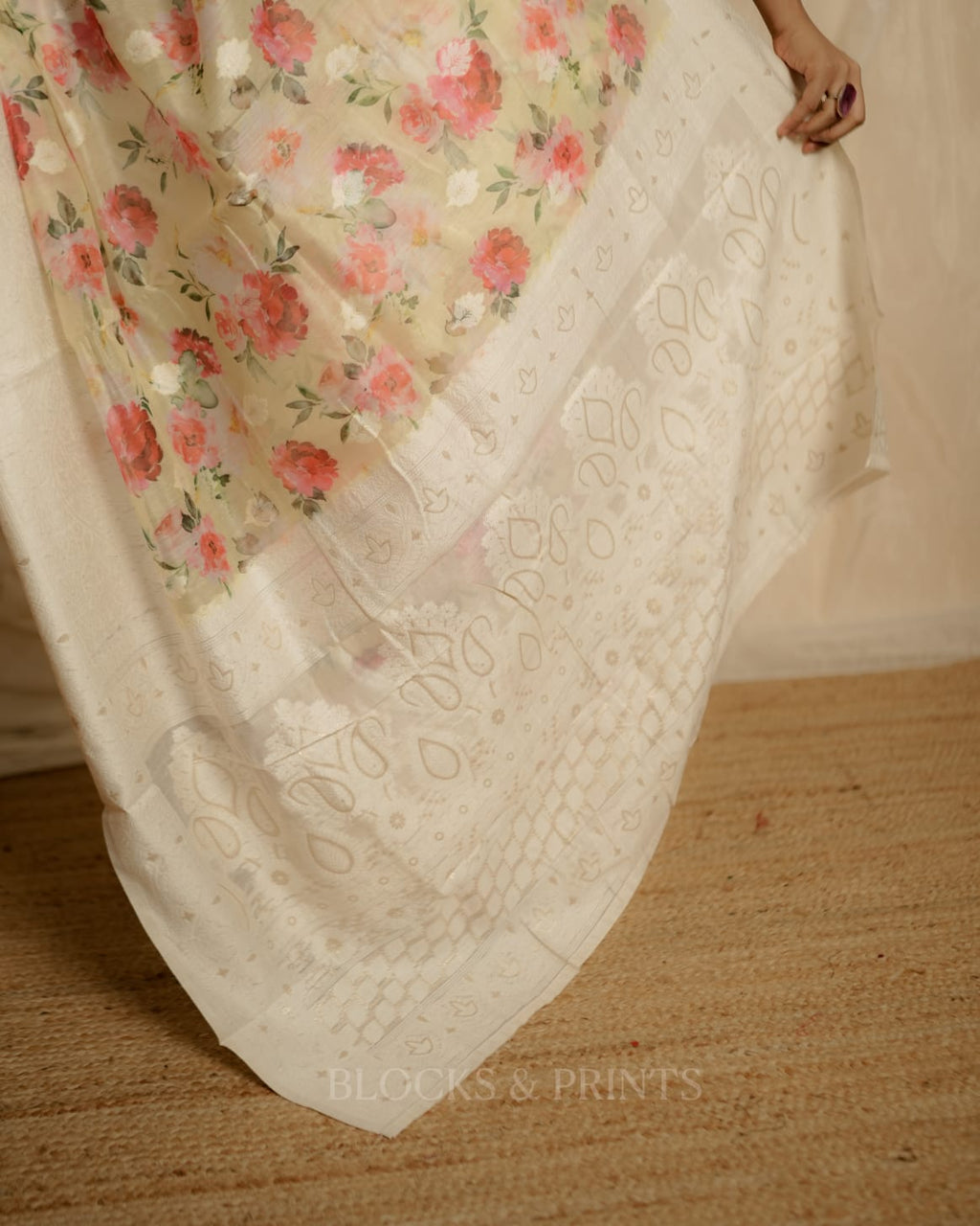 RS .950/- (50% Off on MRP Rs.1900/-) (Code - 79 SS)