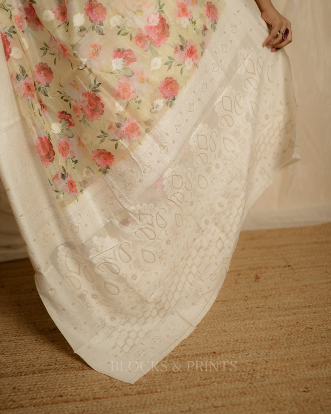 RS .950/- (50% Off on MRP Rs.1900/-) (Code - 79 SS)
