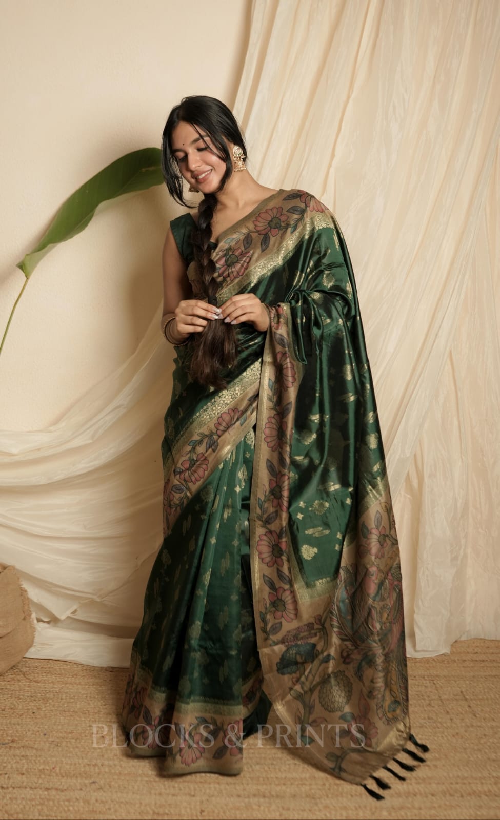 RS .1100/- (50% Off on MRP Rs.2200/-) (Code - 86 SS)