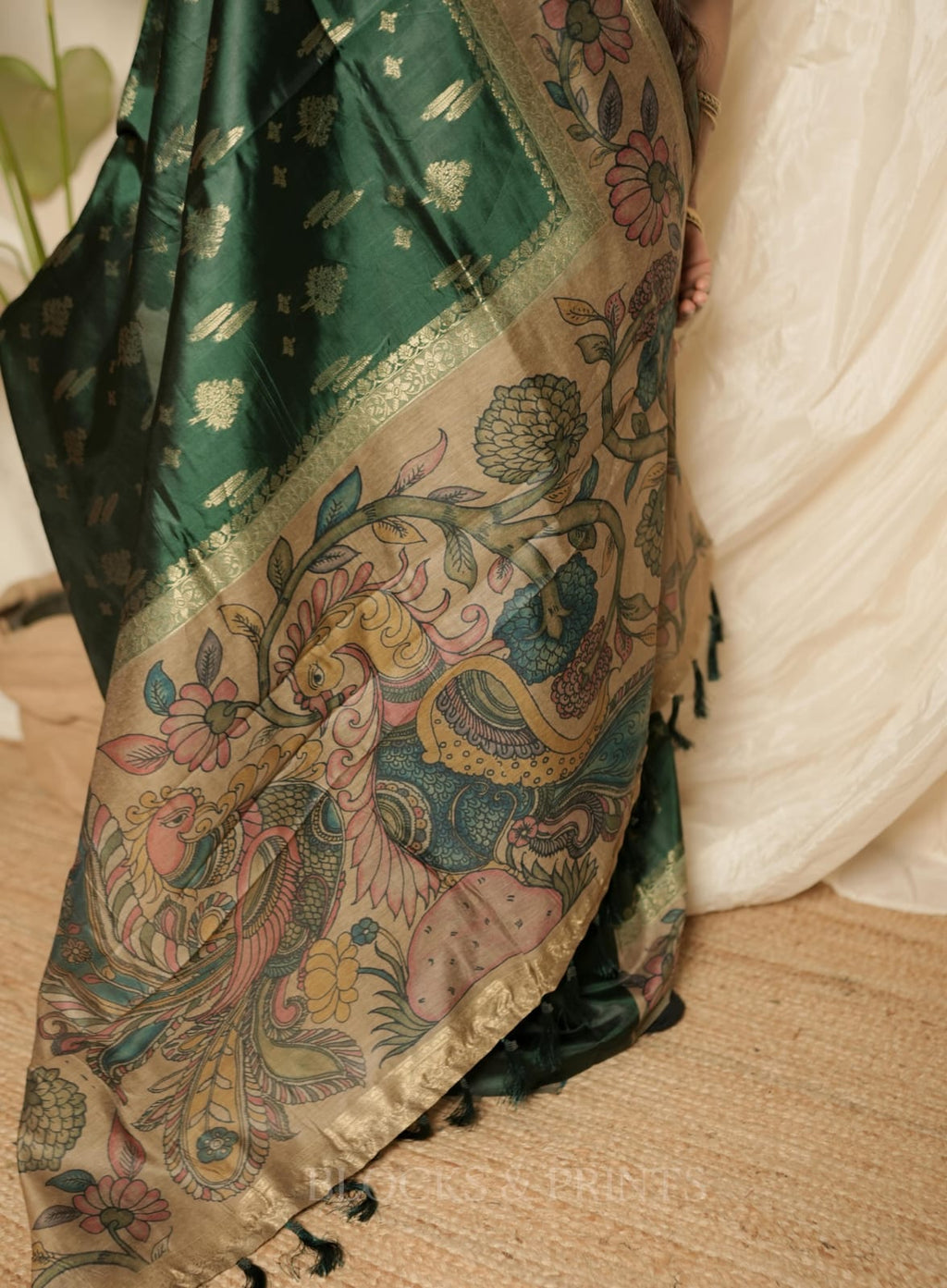 RS .1100/- (50% Off on MRP Rs.2200/-) (Code - 86 SS)