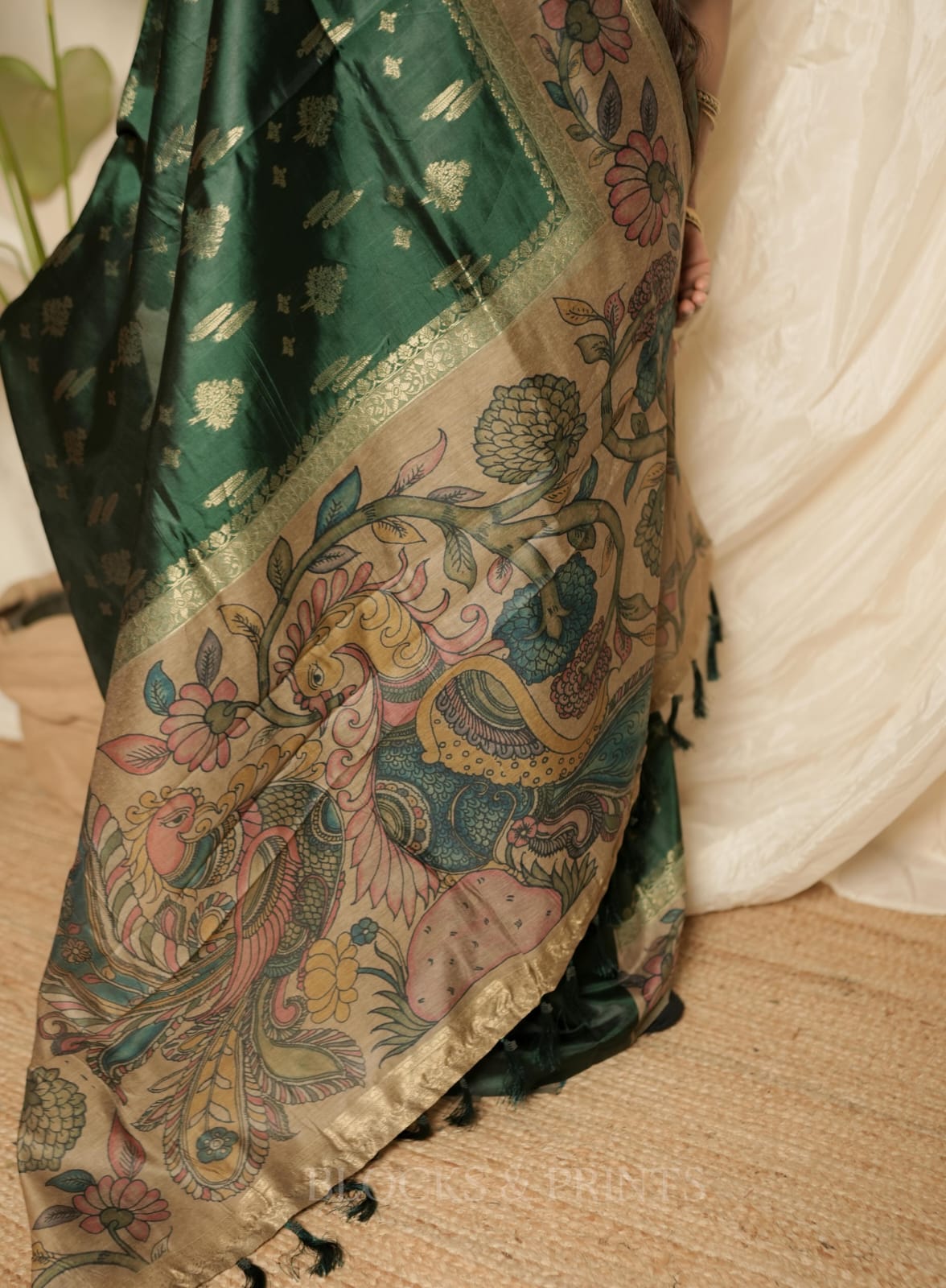RS .1100/- (50% Off on MRP Rs.2200/-) (Code - 86 SS)