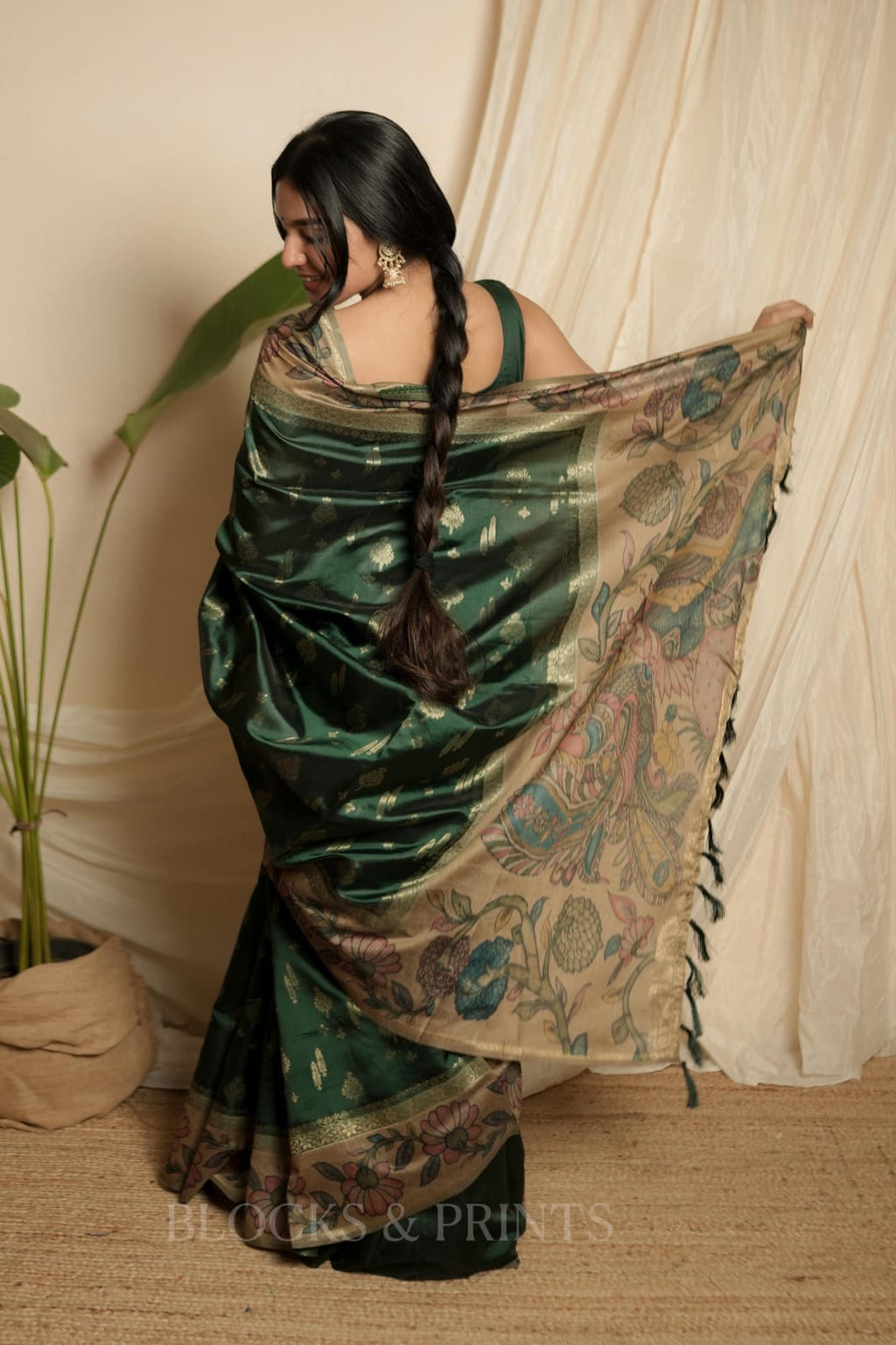 RS .1100/- (50% Off on MRP Rs.2200/-) (Code - 86 SS)