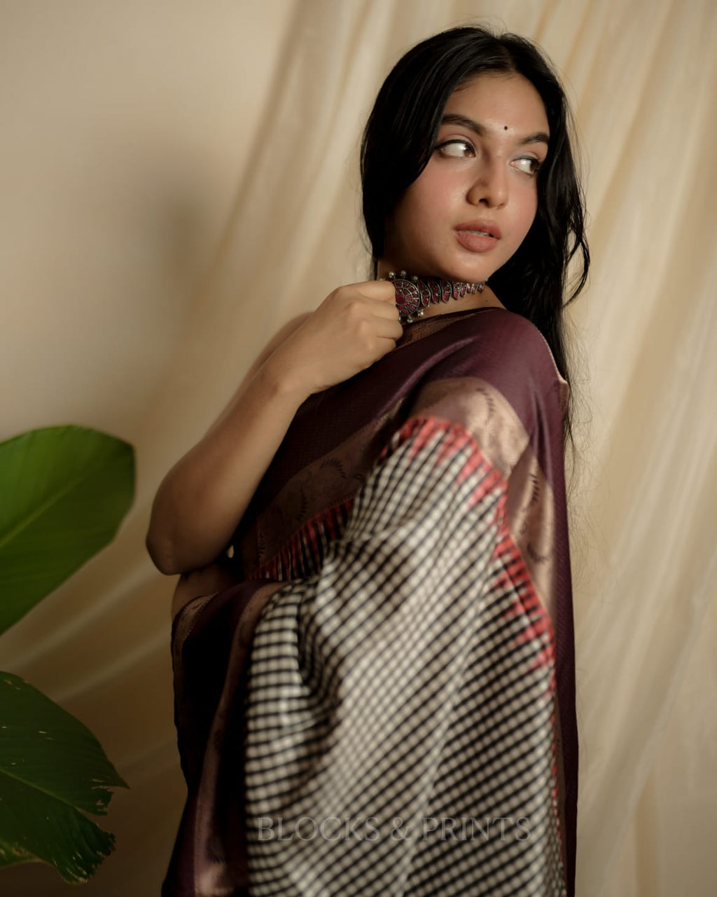 RS .900/- (50% Off on MRP Rs.1800/-) (Code - 91 SS)