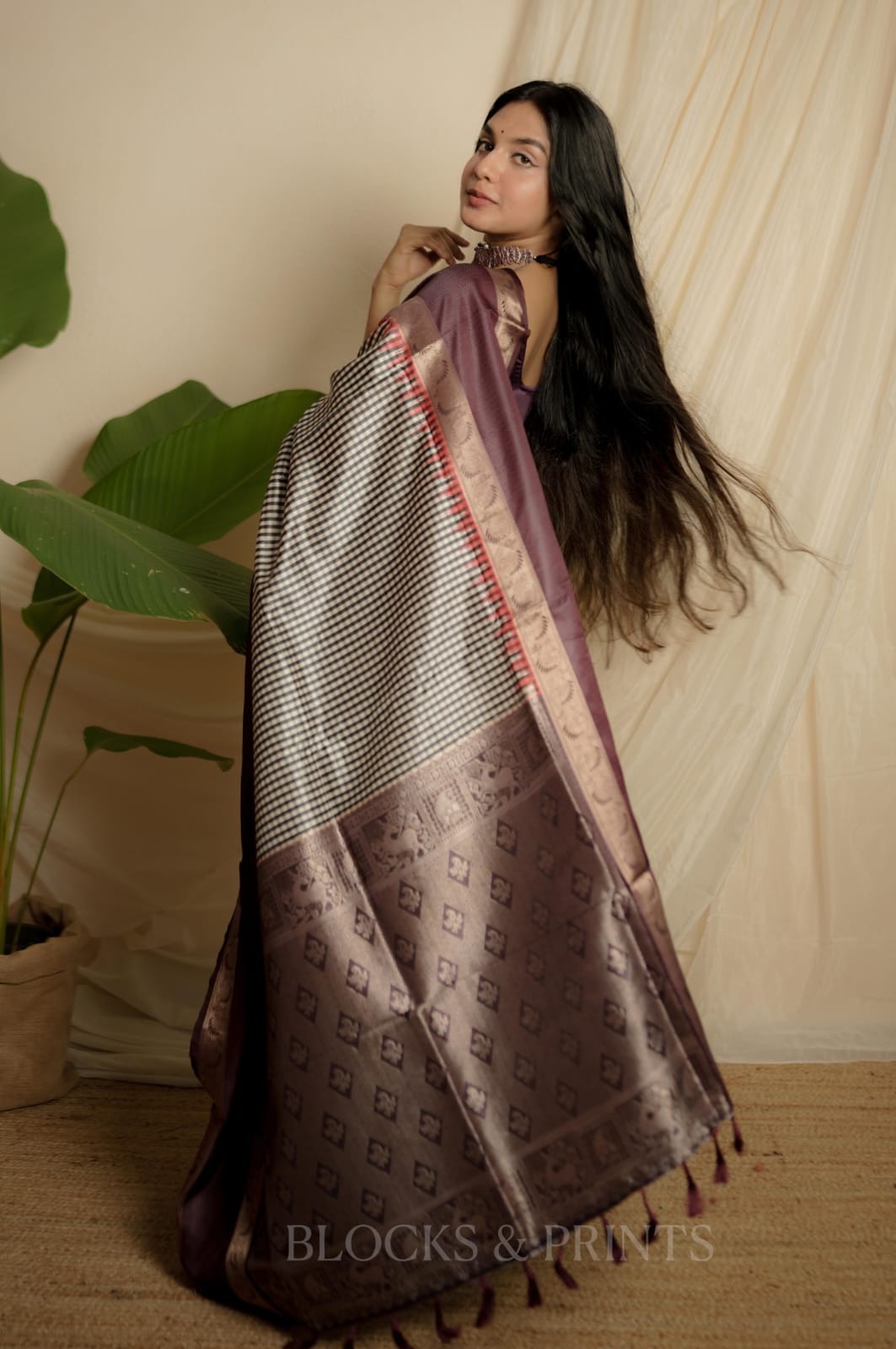 RS .900/- (50% Off on MRP Rs.1800/-) (Code - 91 SS)