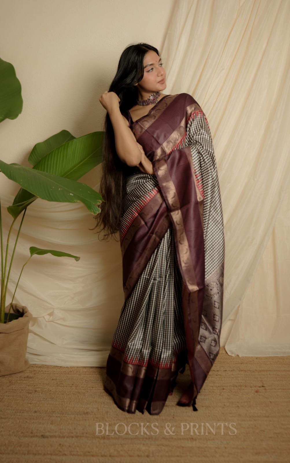 RS .900/- (50% Off on MRP Rs.1800/-) (Code - 91 SS)