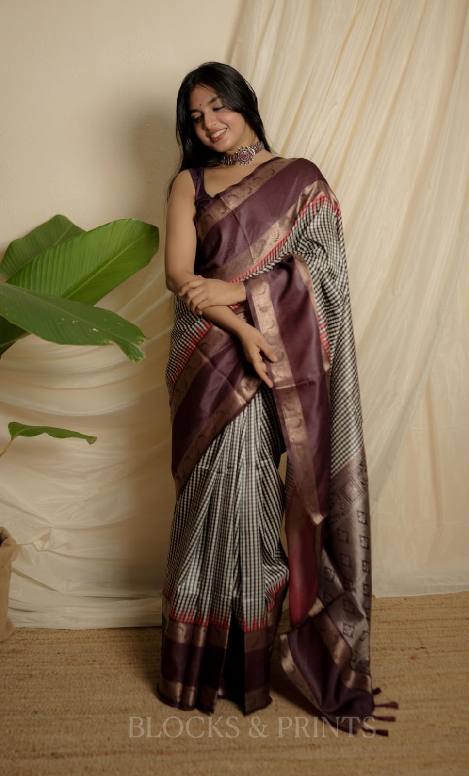 RS .900/- (50% Off on MRP Rs.1800/-) (Code - 91 SS)