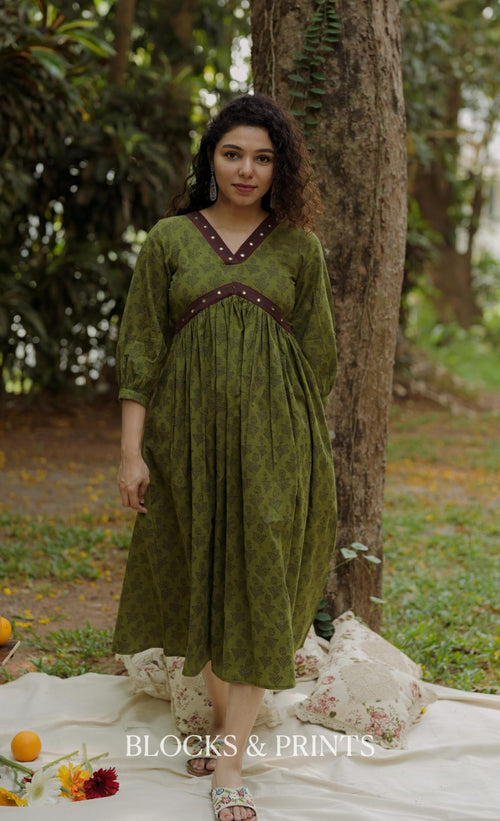 Designer Kurthi (Code - 2124 BK)