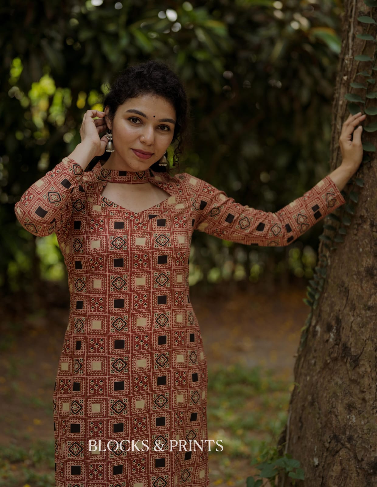 Designer Kurthi (Code - 2137 BK)