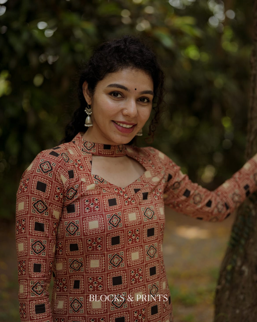 Designer Kurthi (Code - 2137 BK)