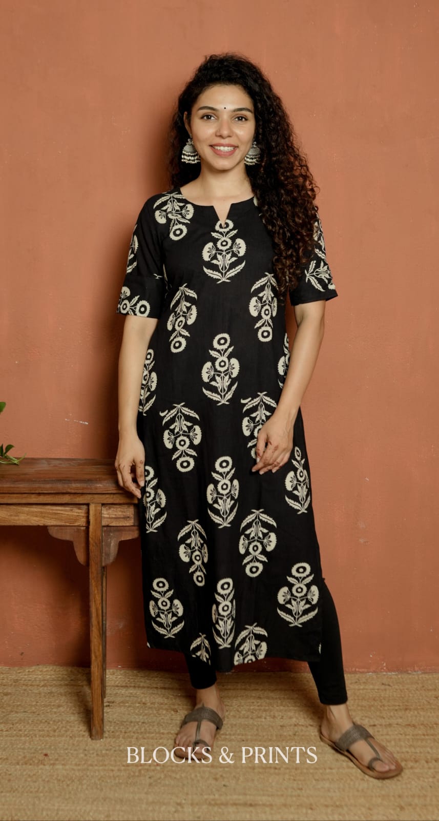 Designer kurthi (Code - 2145 BK)
