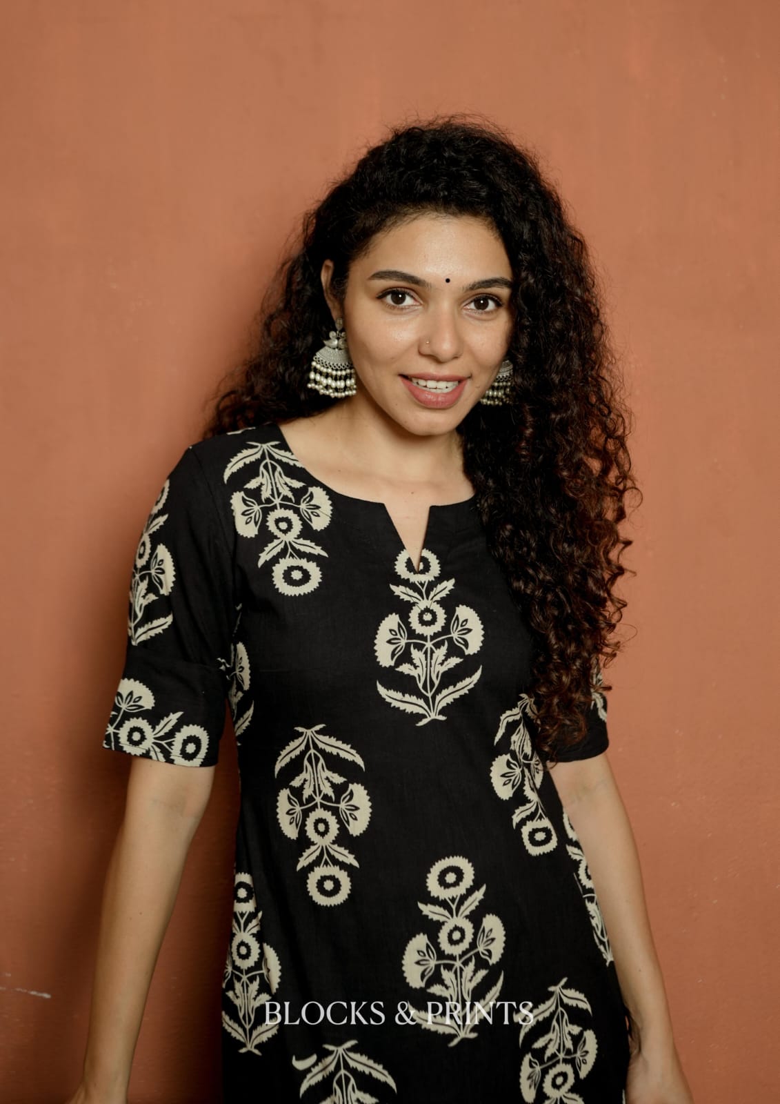 Designer kurthi (Code - 2145 BK)
