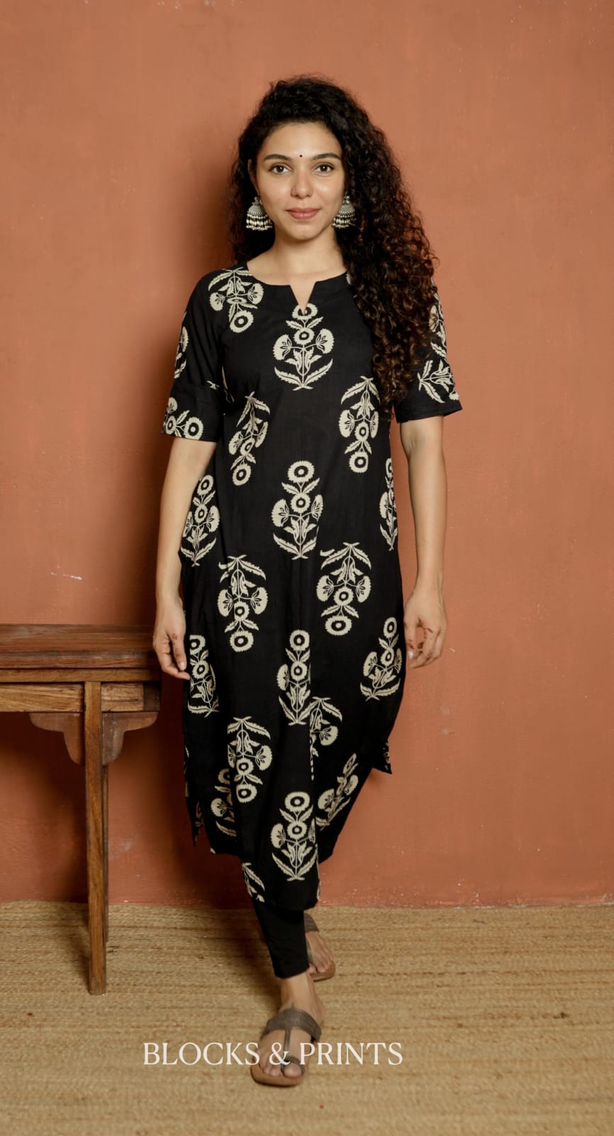 Designer kurthi (Code - 2145 BK)