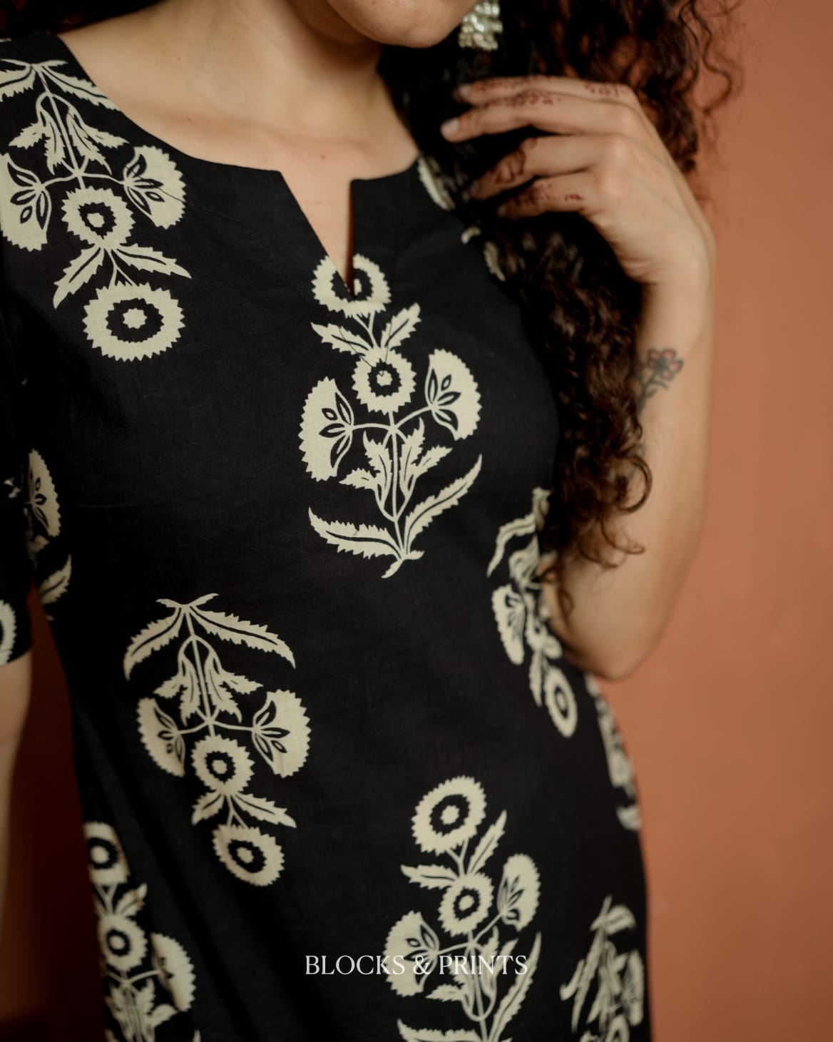 Designer kurthi (Code - 2145 BK)
