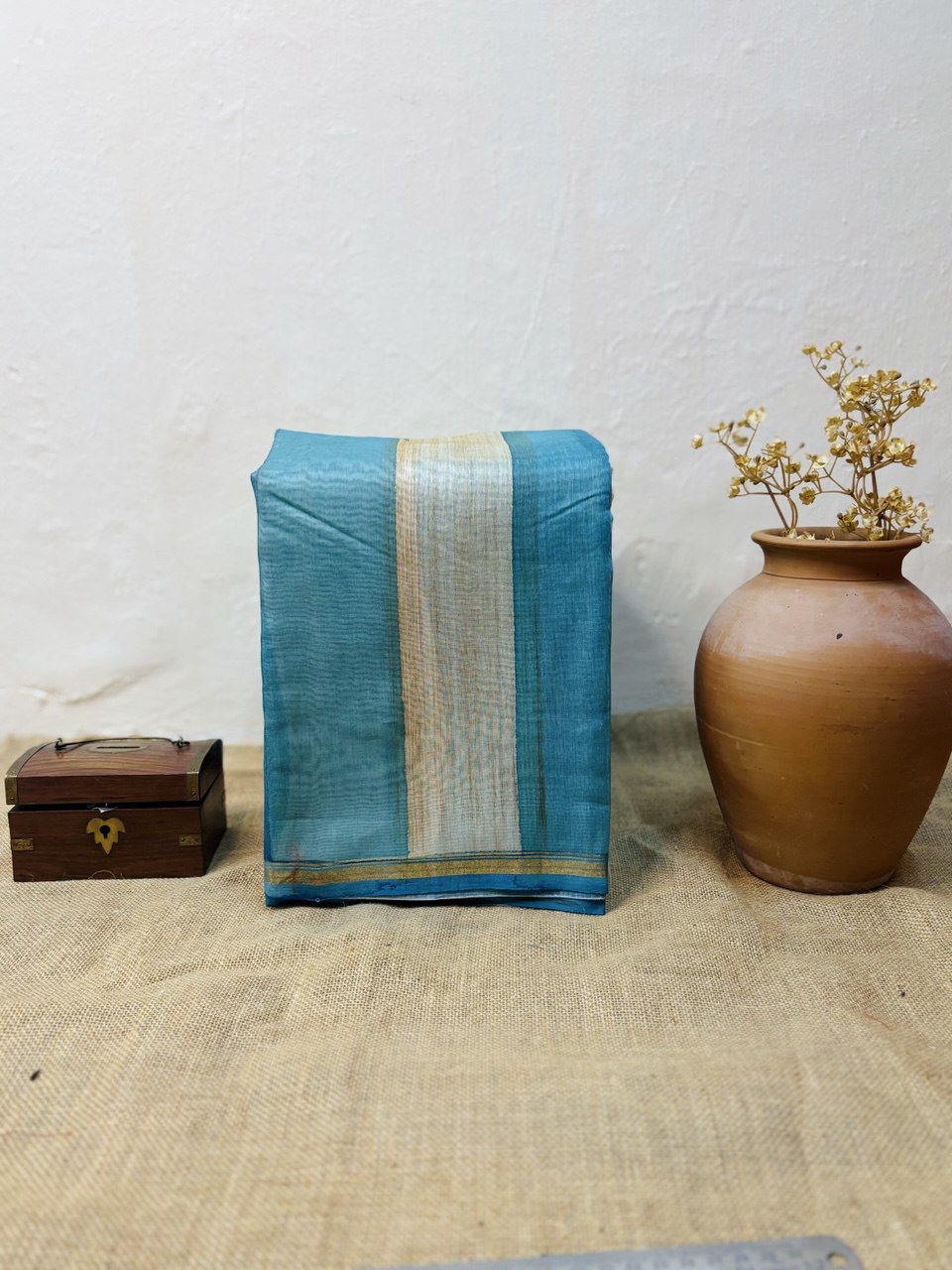RS .1490/- (50% Off on MRP Rs.2980/-)-(M16)