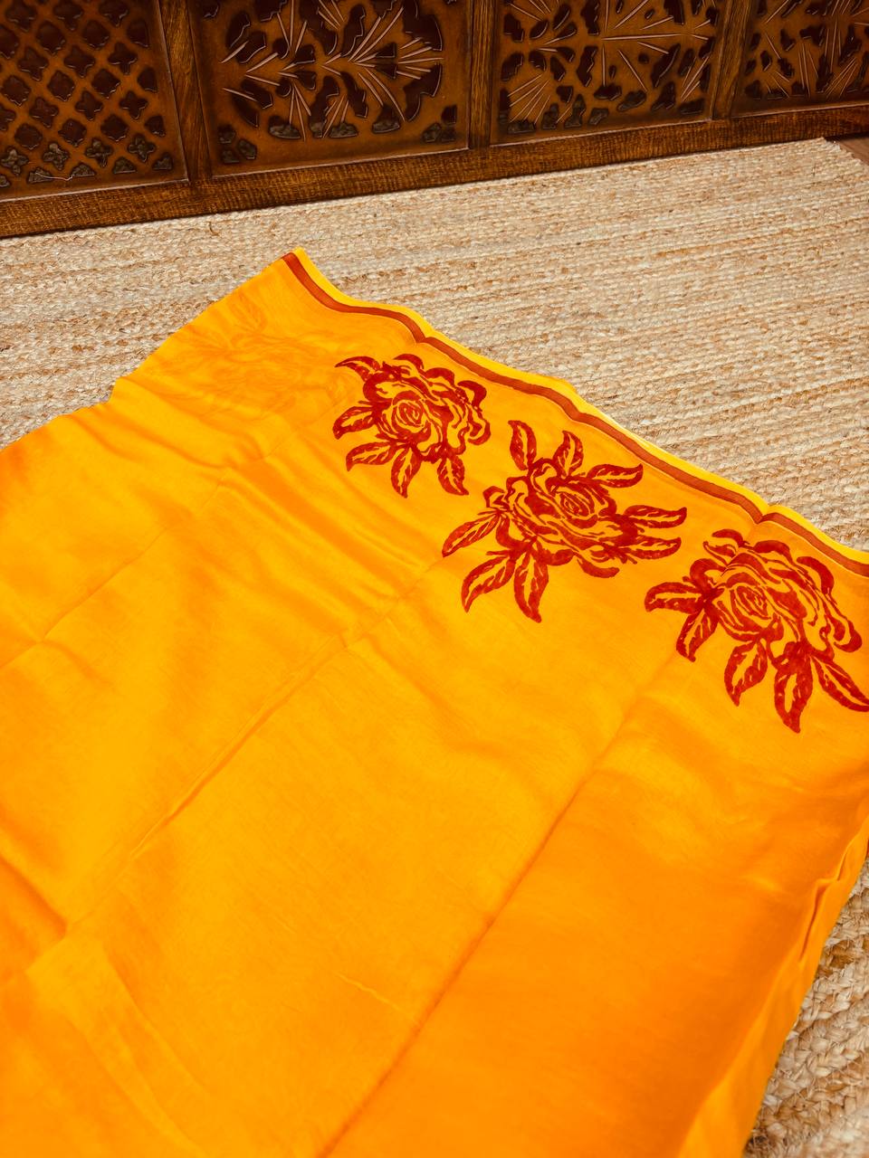 RS. 840/- (70% Off on MRP Rs.2800/-)( DS-154)